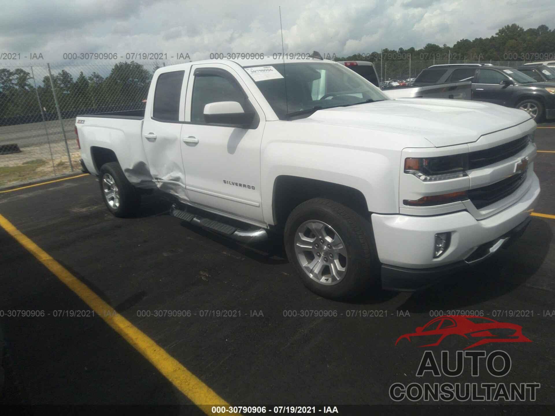 CHEVROLET SILVERADO 1500 2017 - 1GCVKREC6HZ208446