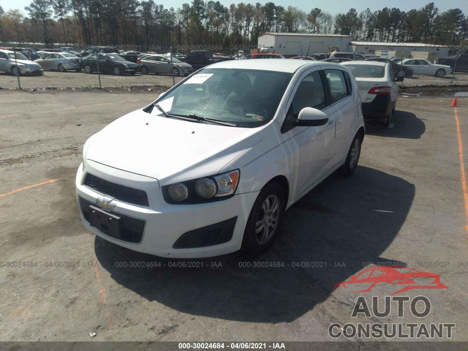 CHEVROLET SONIC 2016 - 1G1JC6SG3G4133453