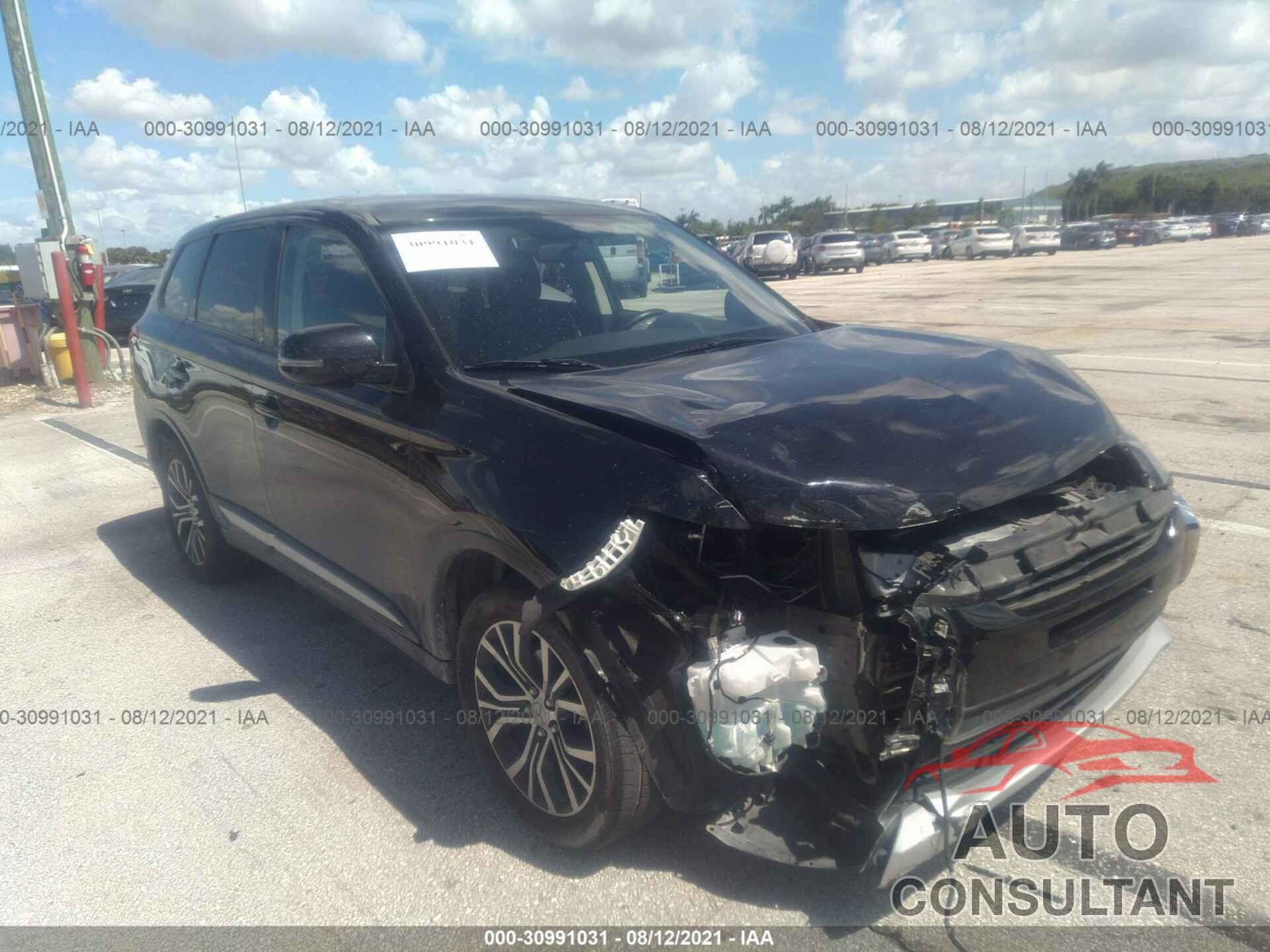MITSUBISHI OUTLANDER 2018 - JA4AD3A38JZ013928