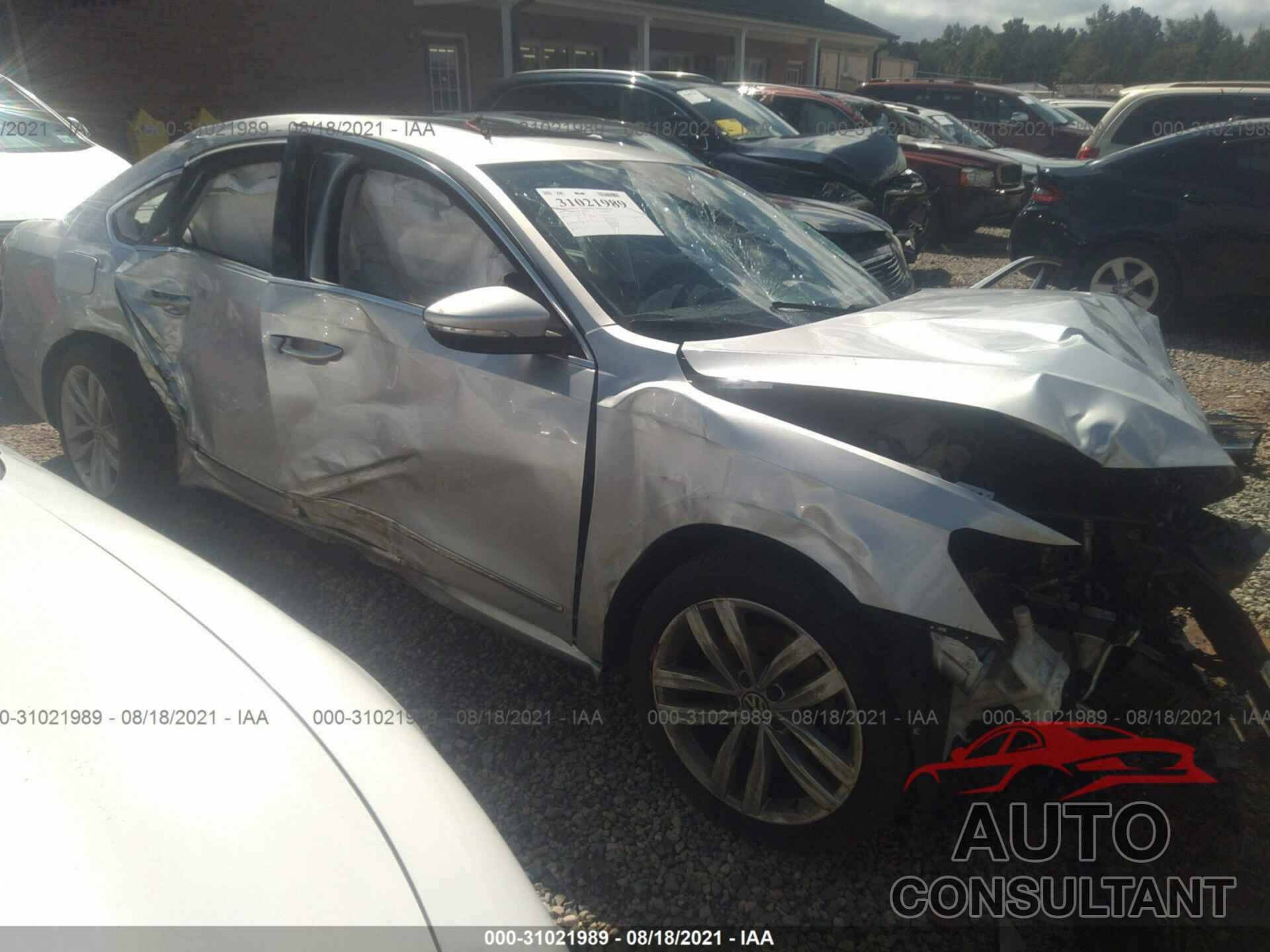 VOLKSWAGEN PASSAT 2018 - 1VWCA7A37JC009657