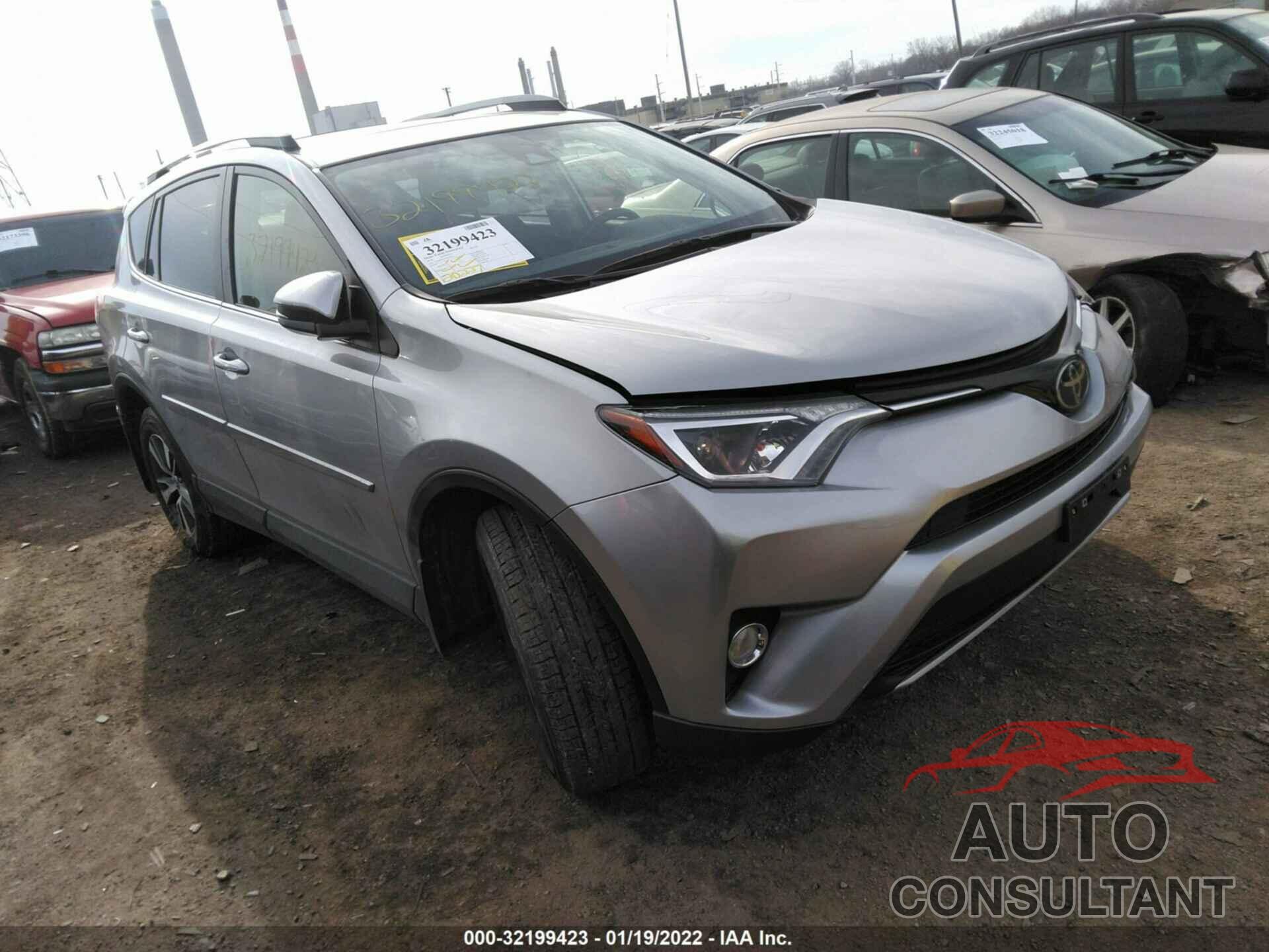 TOYOTA RAV4 2018 - JTMRFREV3JJ252321
