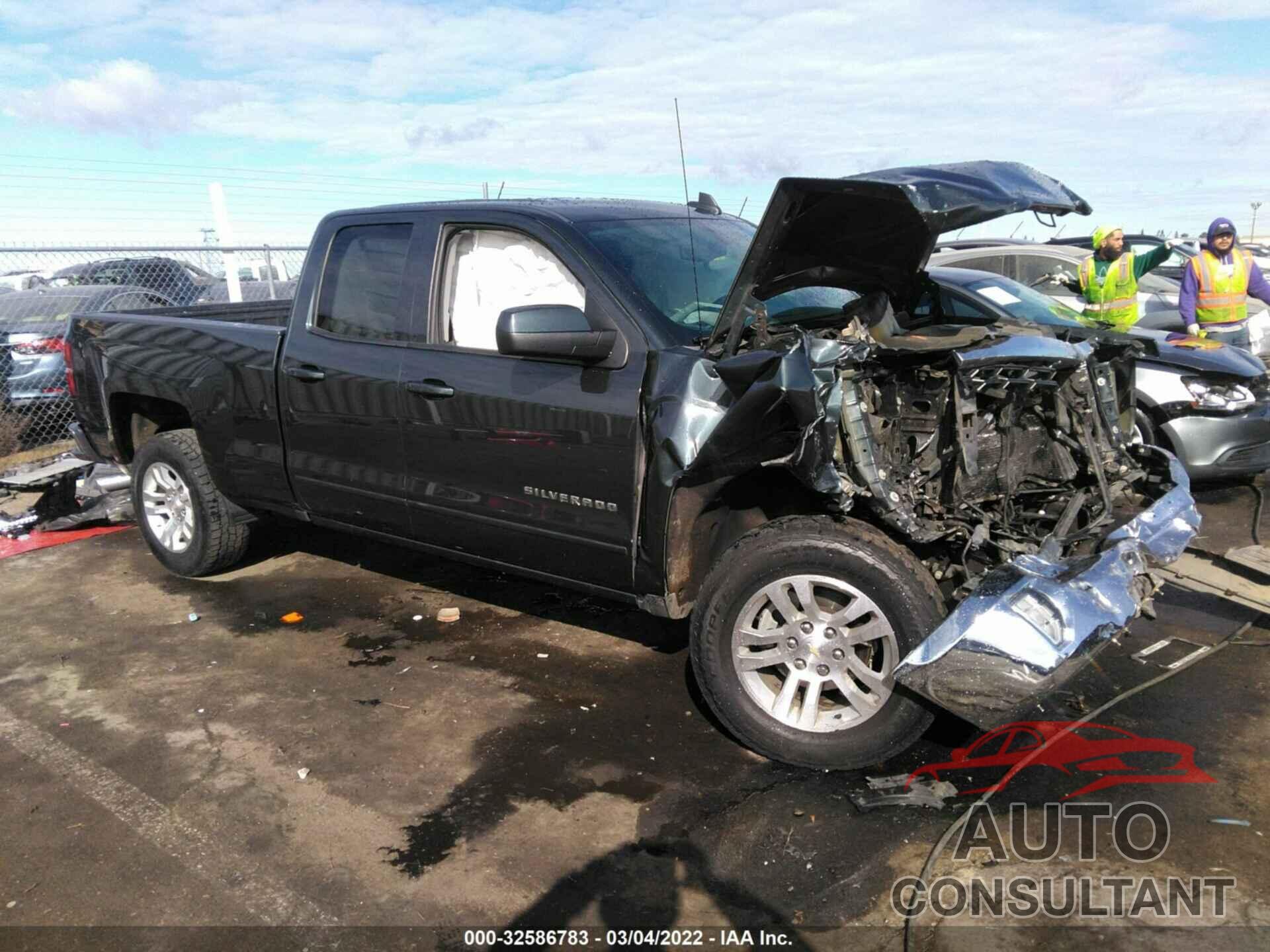 CHEVROLET SILVERADO 1500 2018 - 1GCRCREC1JZ161010