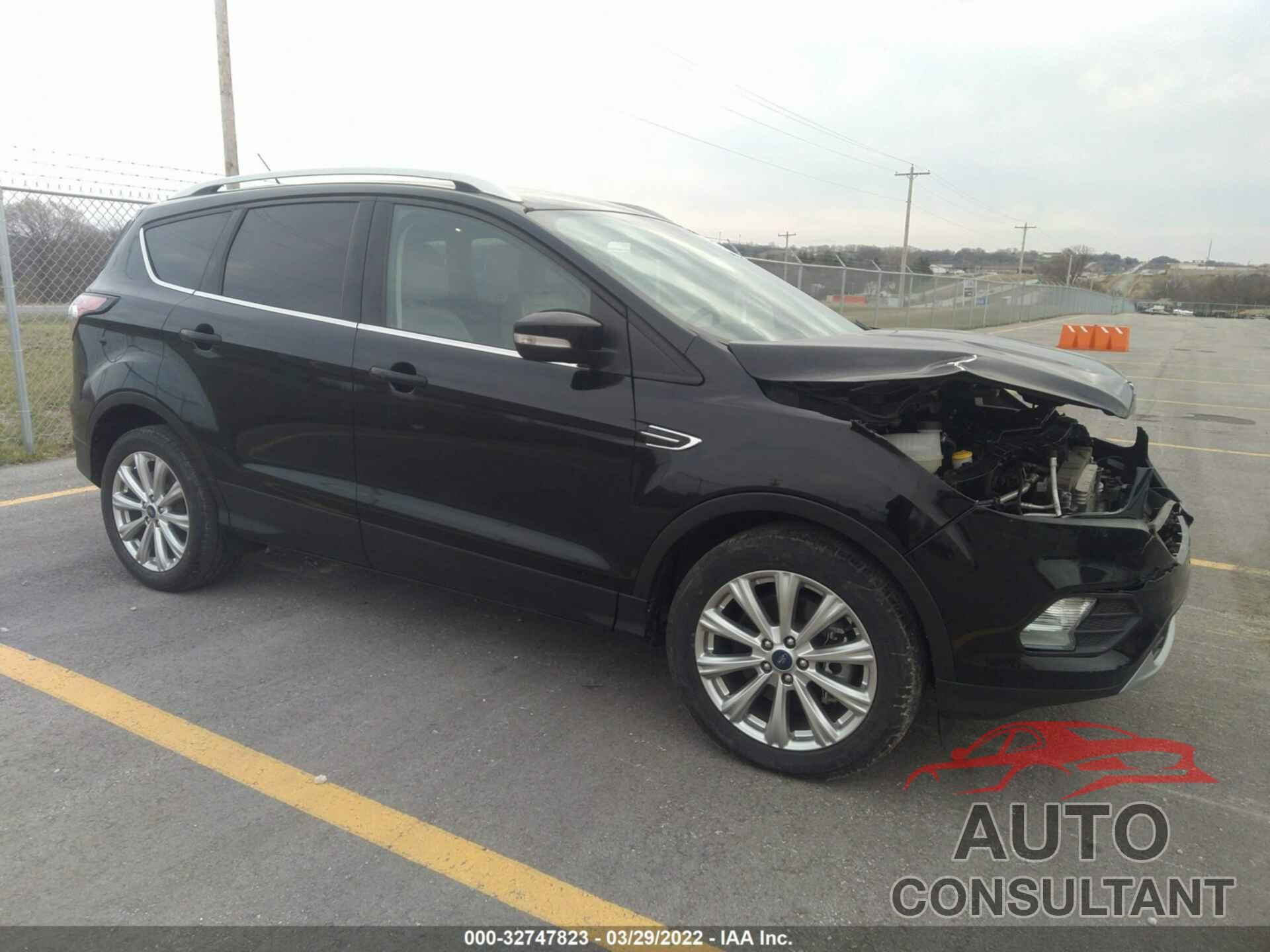 FORD ESCAPE 2017 - 1FMCU0J90HUC34444