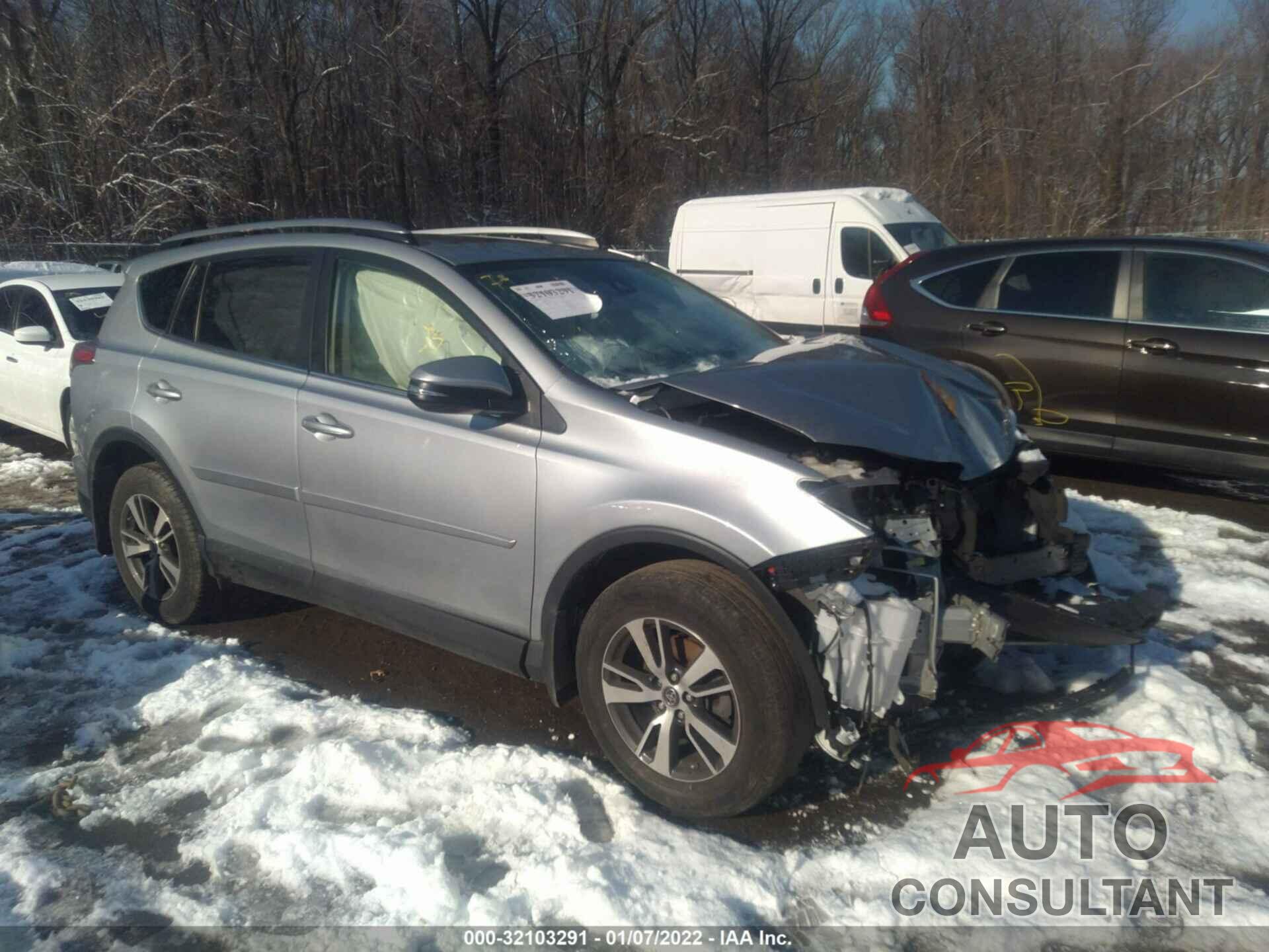 TOYOTA RAV4 2018 - JTMRFREV9JJ210042