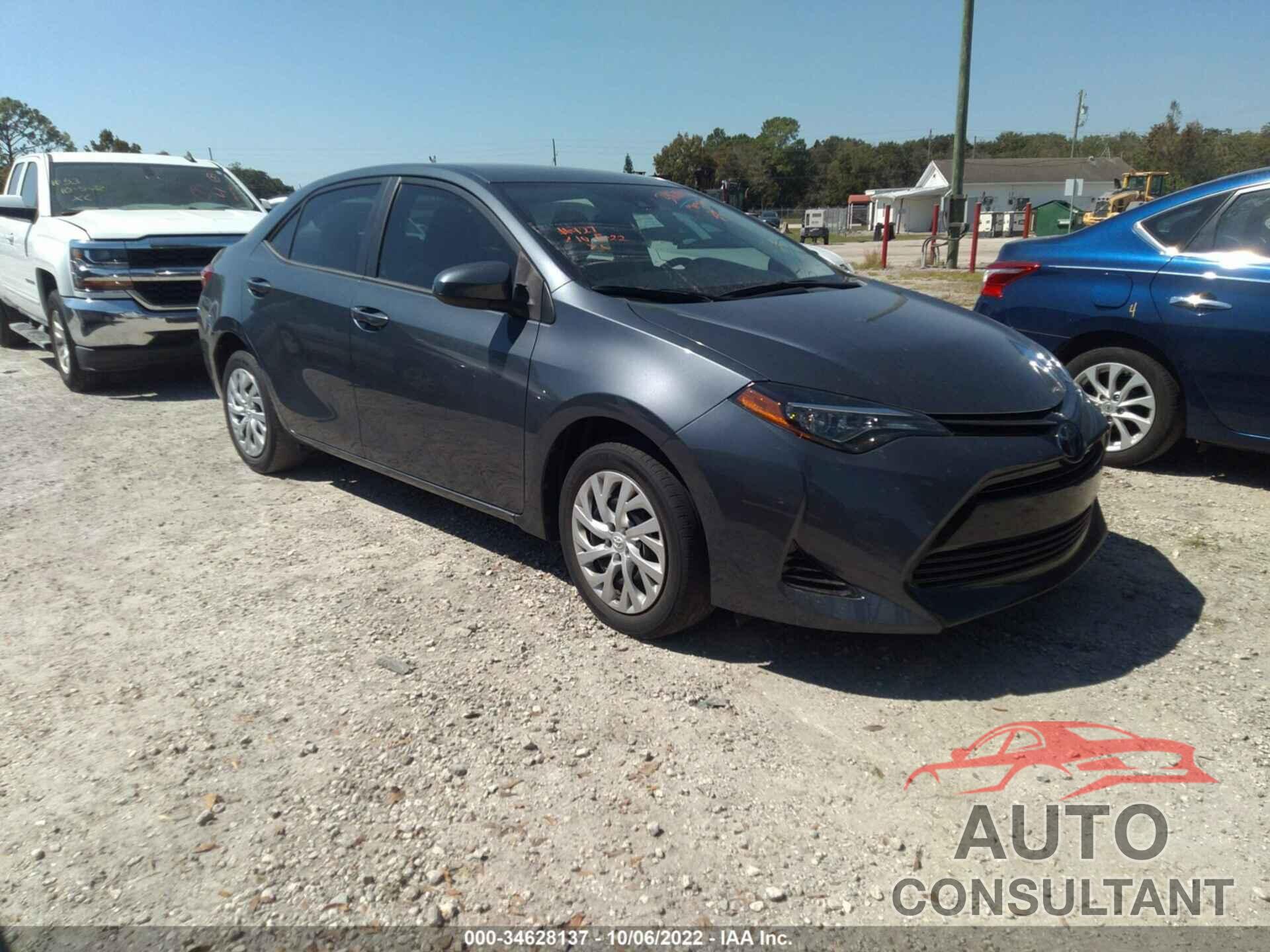 TOYOTA COROLLA 2018 - 5YFBURHE0JP838456