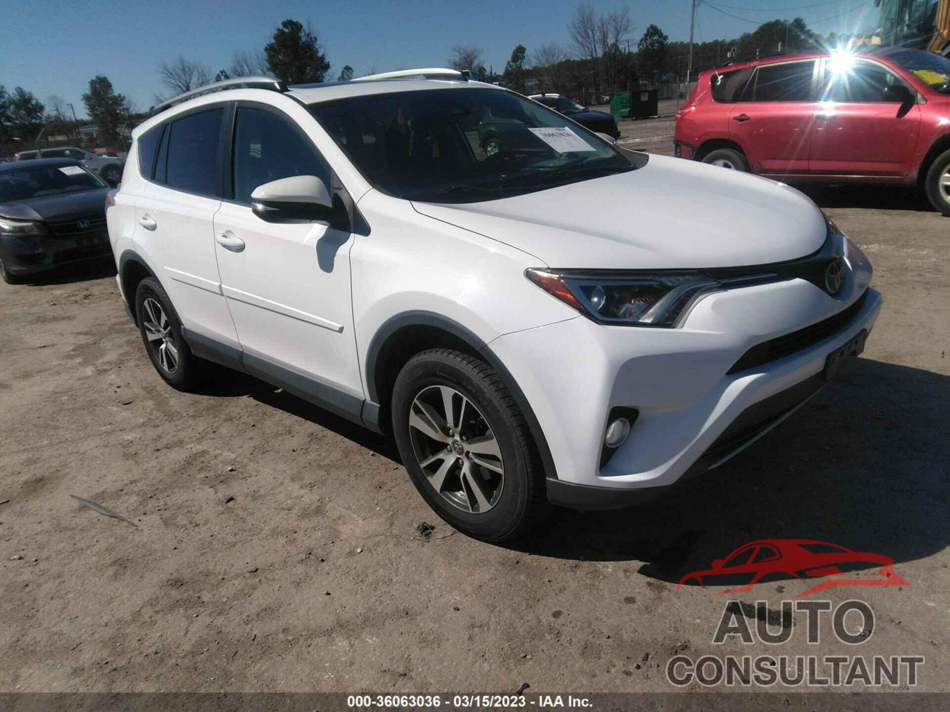 TOYOTA RAV4 2017 - JTMRFREV2HD209873