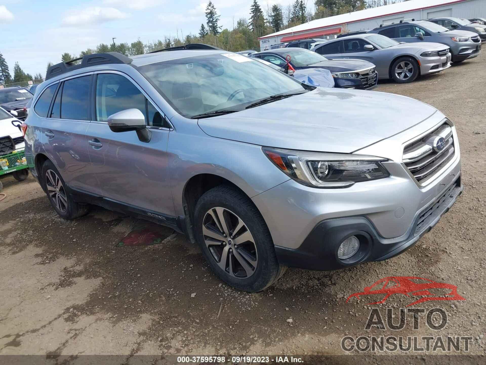 SUBARU OUTBACK 2018 - 4S4BSENC1J3258381