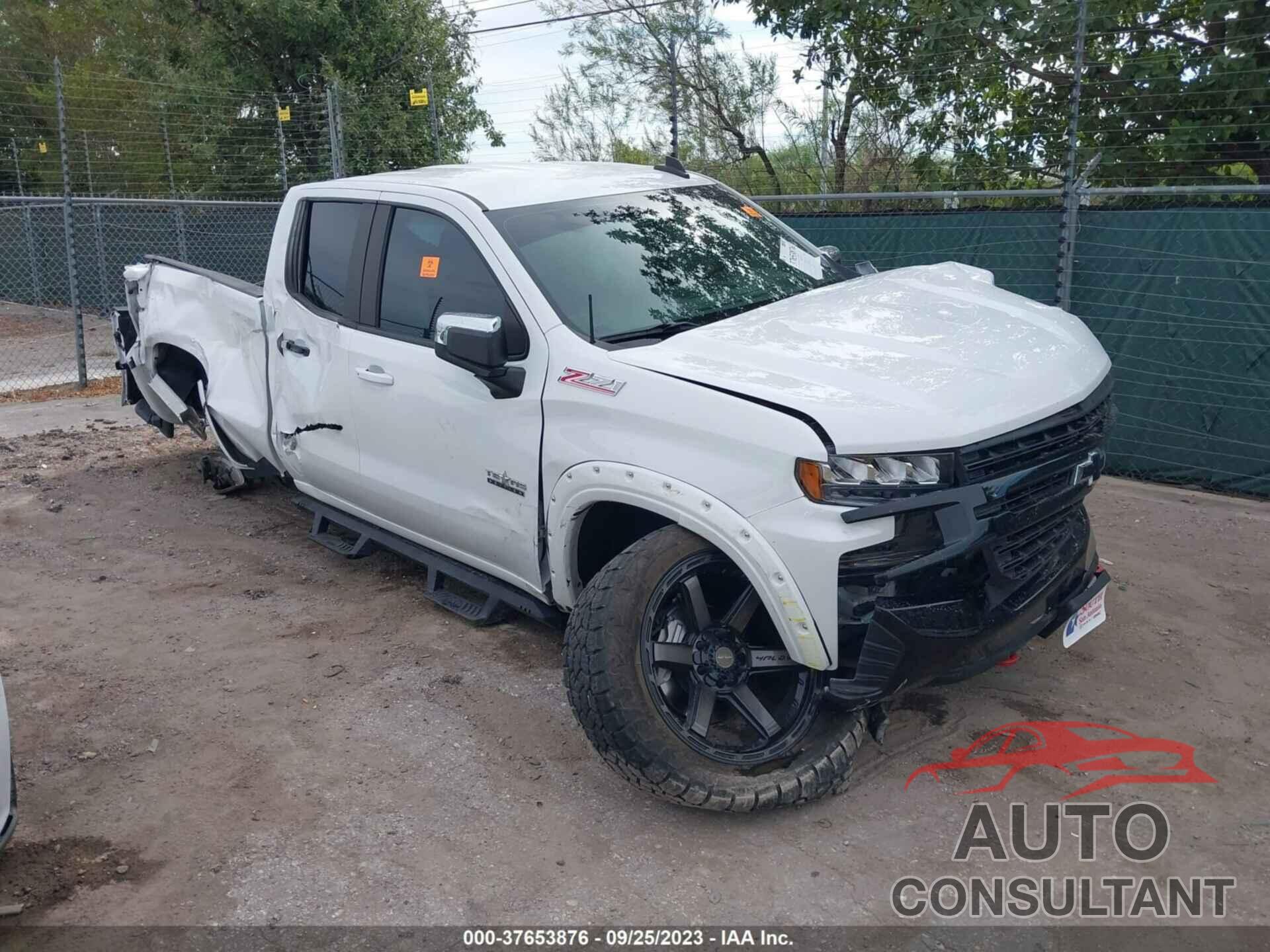 CHEVROLET SILVERADO 1500 2020 - 1GCRYDED7LZ349367