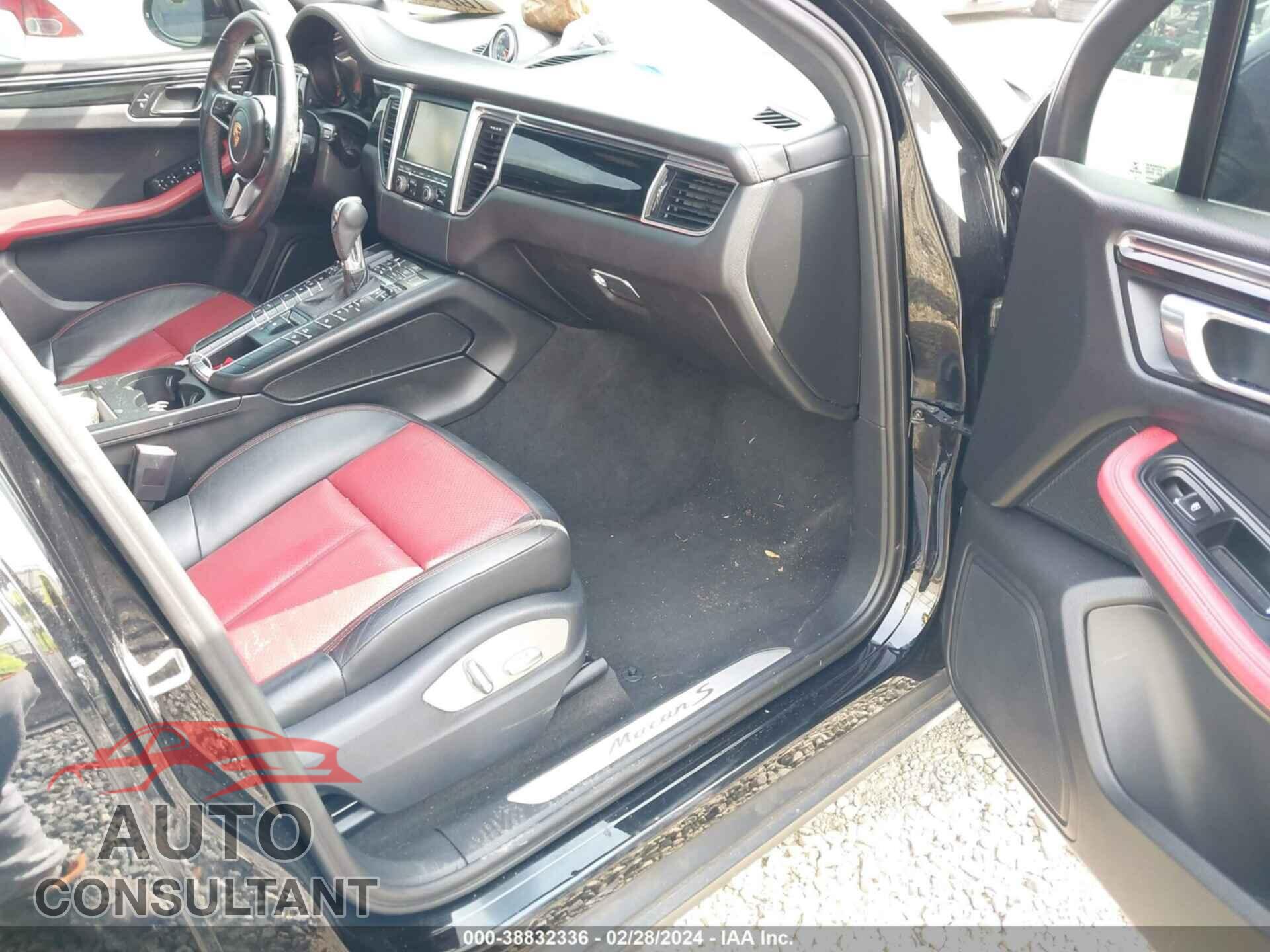 PORSCHE MACAN 2016 - WP1AB2A51GLB41719