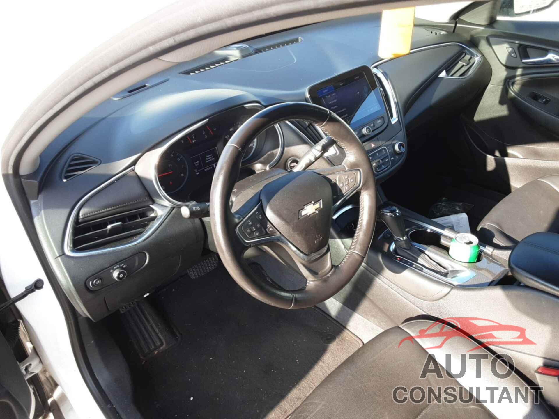 CHEVROLET MALIBU 2019 - 1G1ZD5ST1KF190562