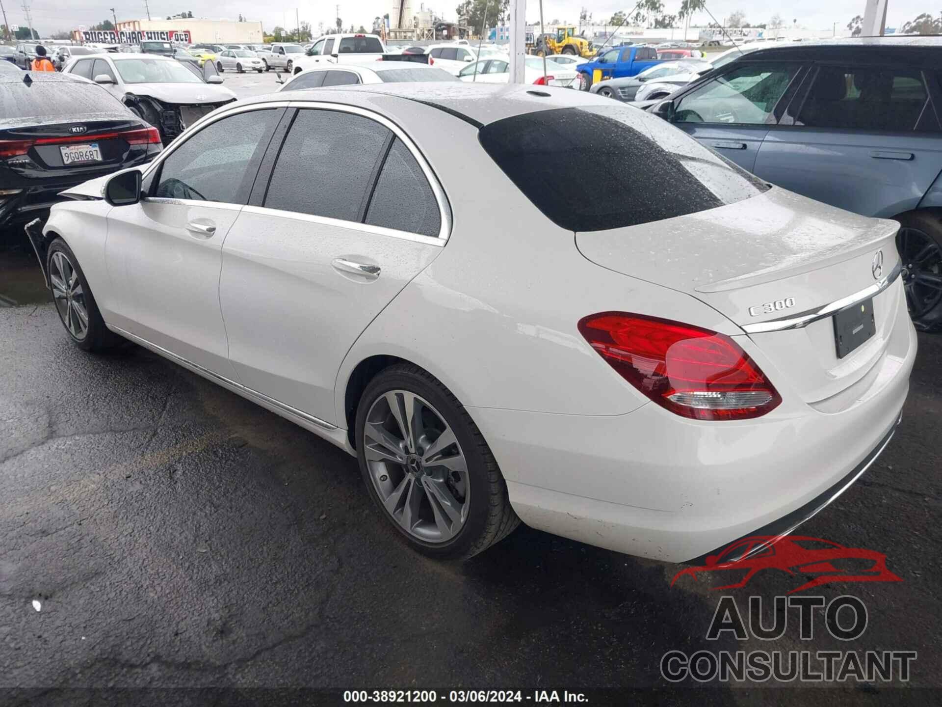 MERCEDES-BENZ C 300 2018 - 55SWF4JBXJU274890