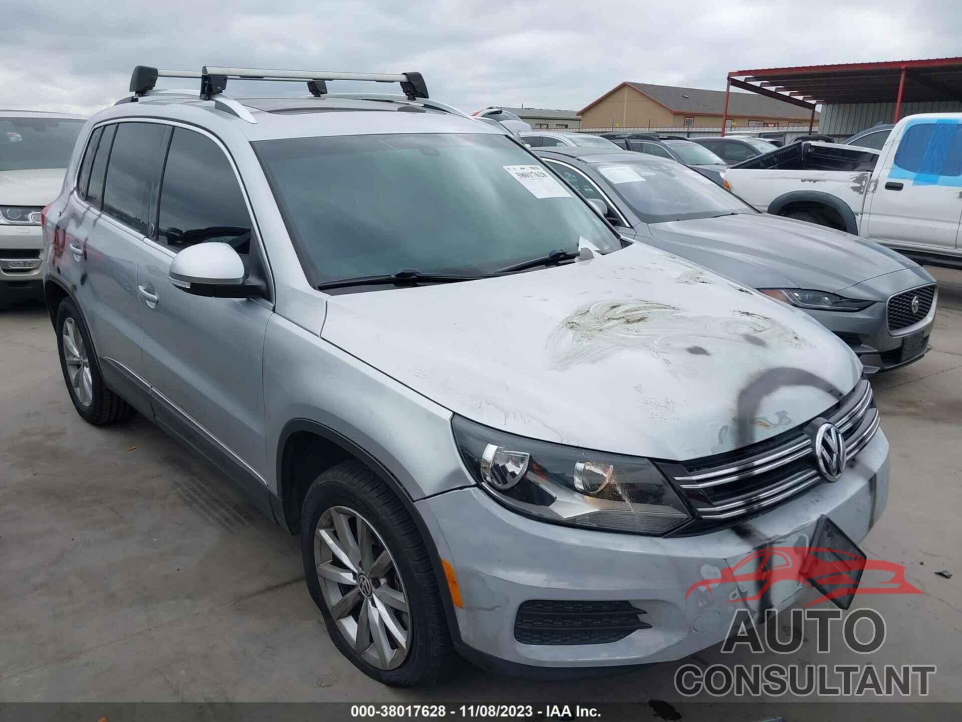 VOLKSWAGEN TIGUAN 2017 - WVGRV7AX5HW506022