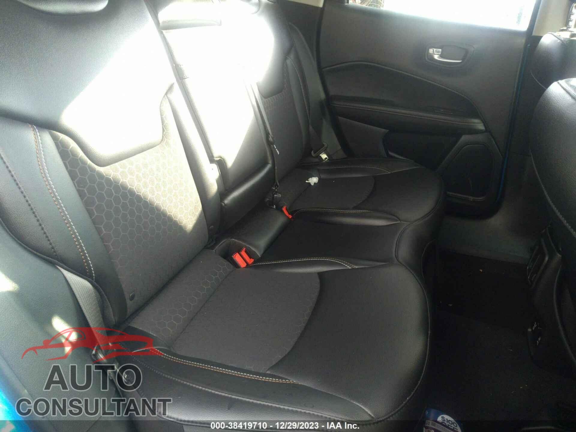 JEEP COMPASS 2019 - 3C4NJDBB4KT593733