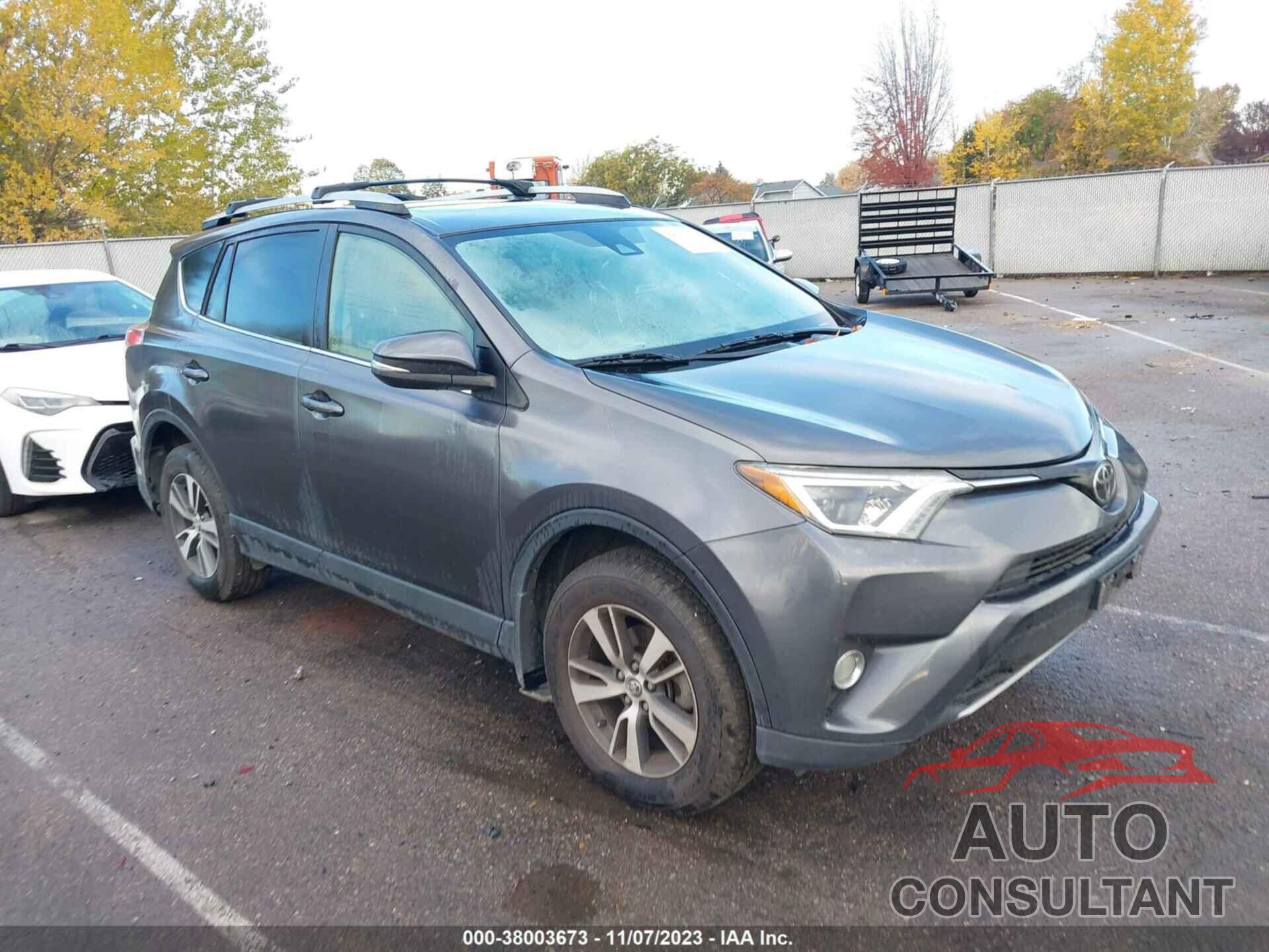TOYOTA RAV4 2018 - JTMRFREV1JJ720787