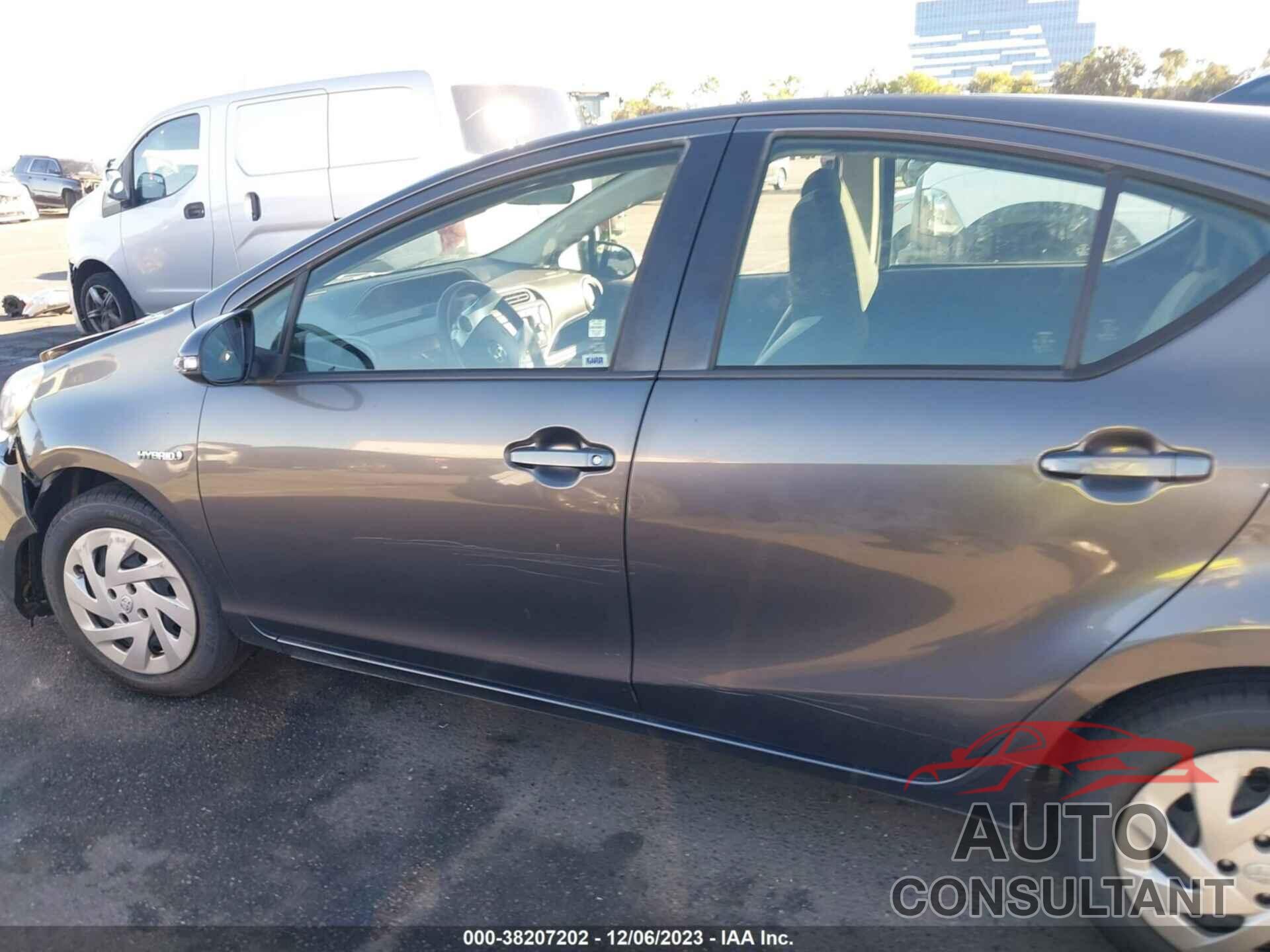 TOYOTA PRIUS C 2016 - JTDKDTB3XG1128109