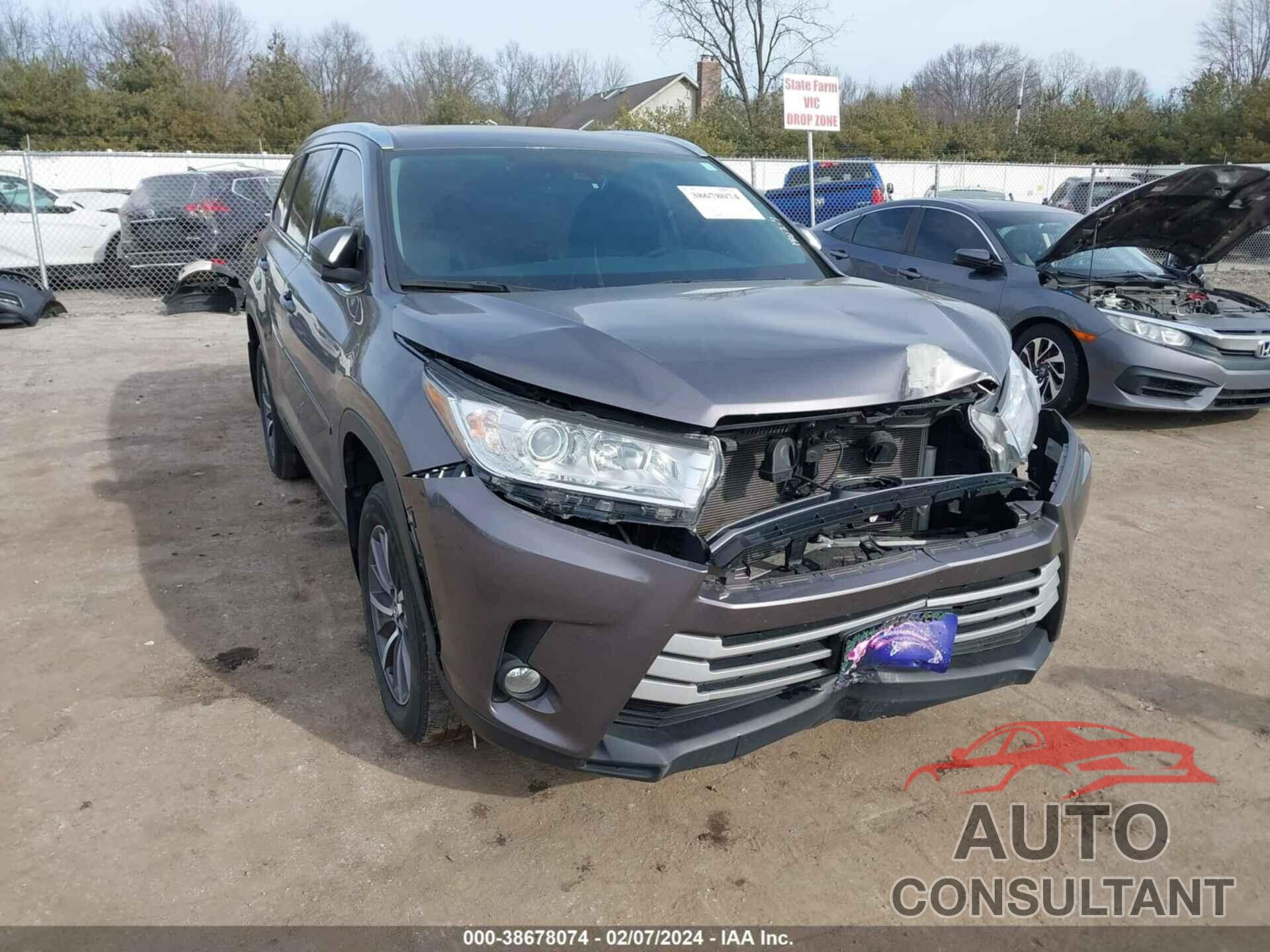 TOYOTA HIGHLANDER 2019 - 5TDJZRFH4KS582955