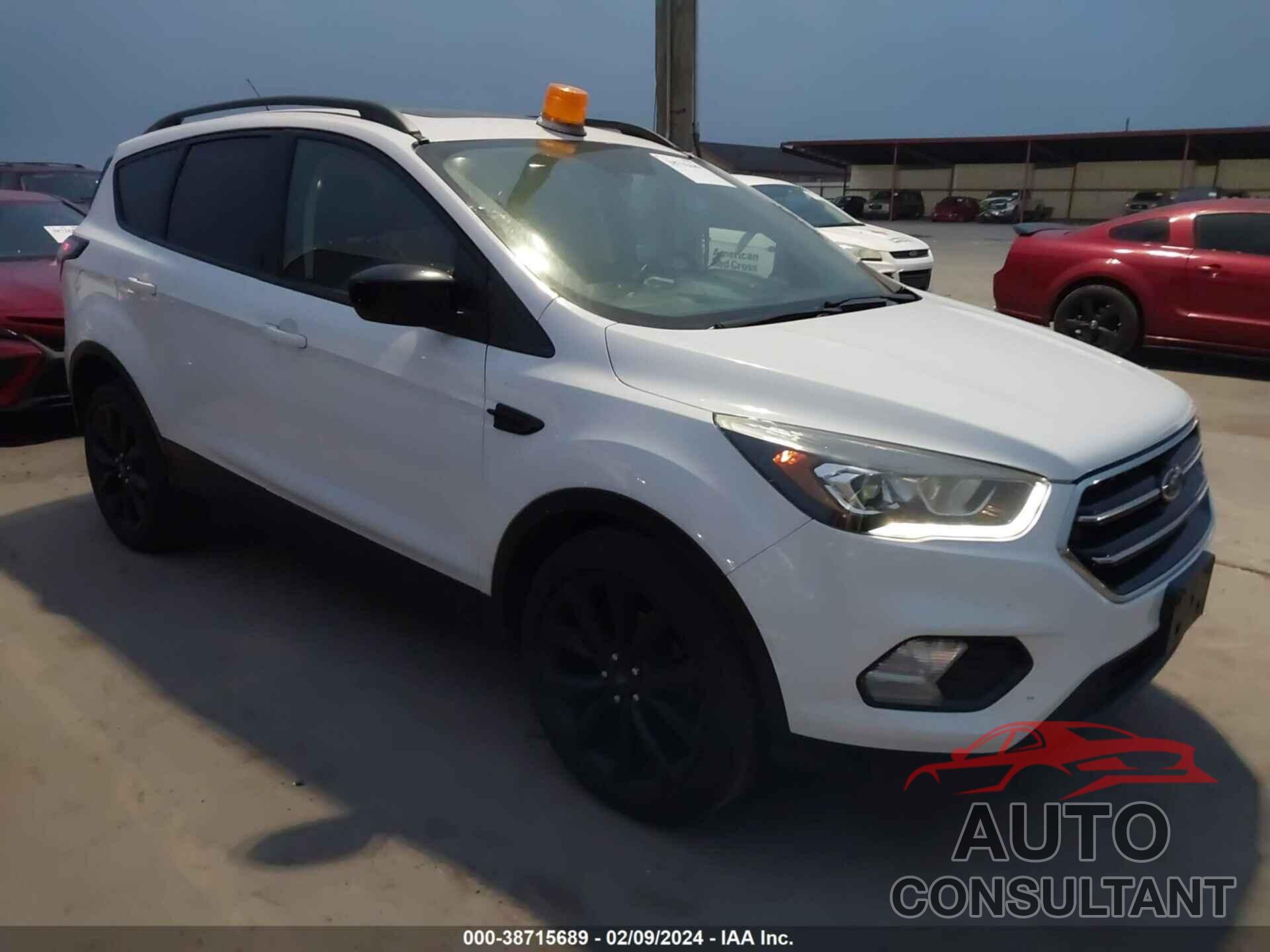 FORD ESCAPE 2017 - 1FMCU0GDXHUE83300