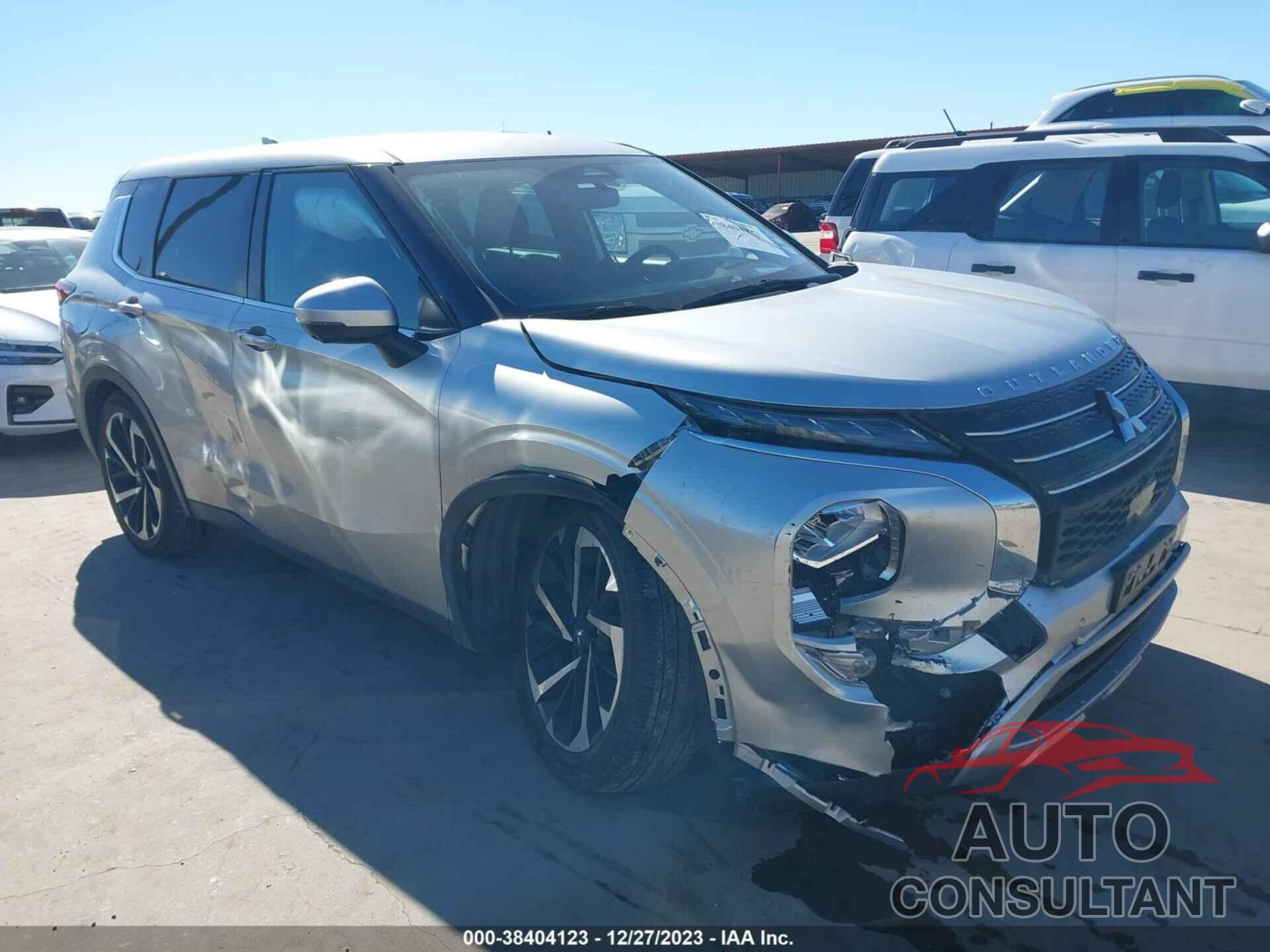 MITSUBISHI OUTLANDER 2023 - JA4J3UA81PZ023097