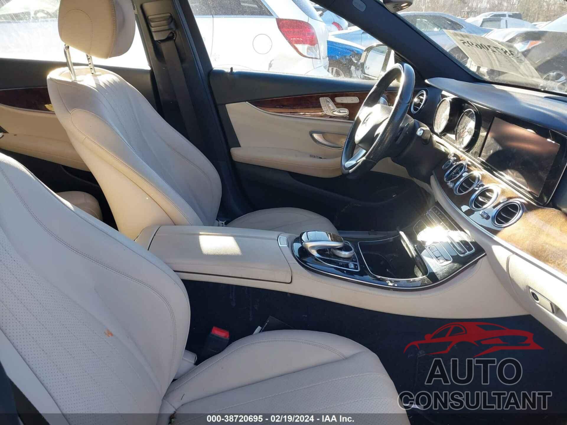 MERCEDES-BENZ E 300 2017 - WDDZF4KB5HA057074