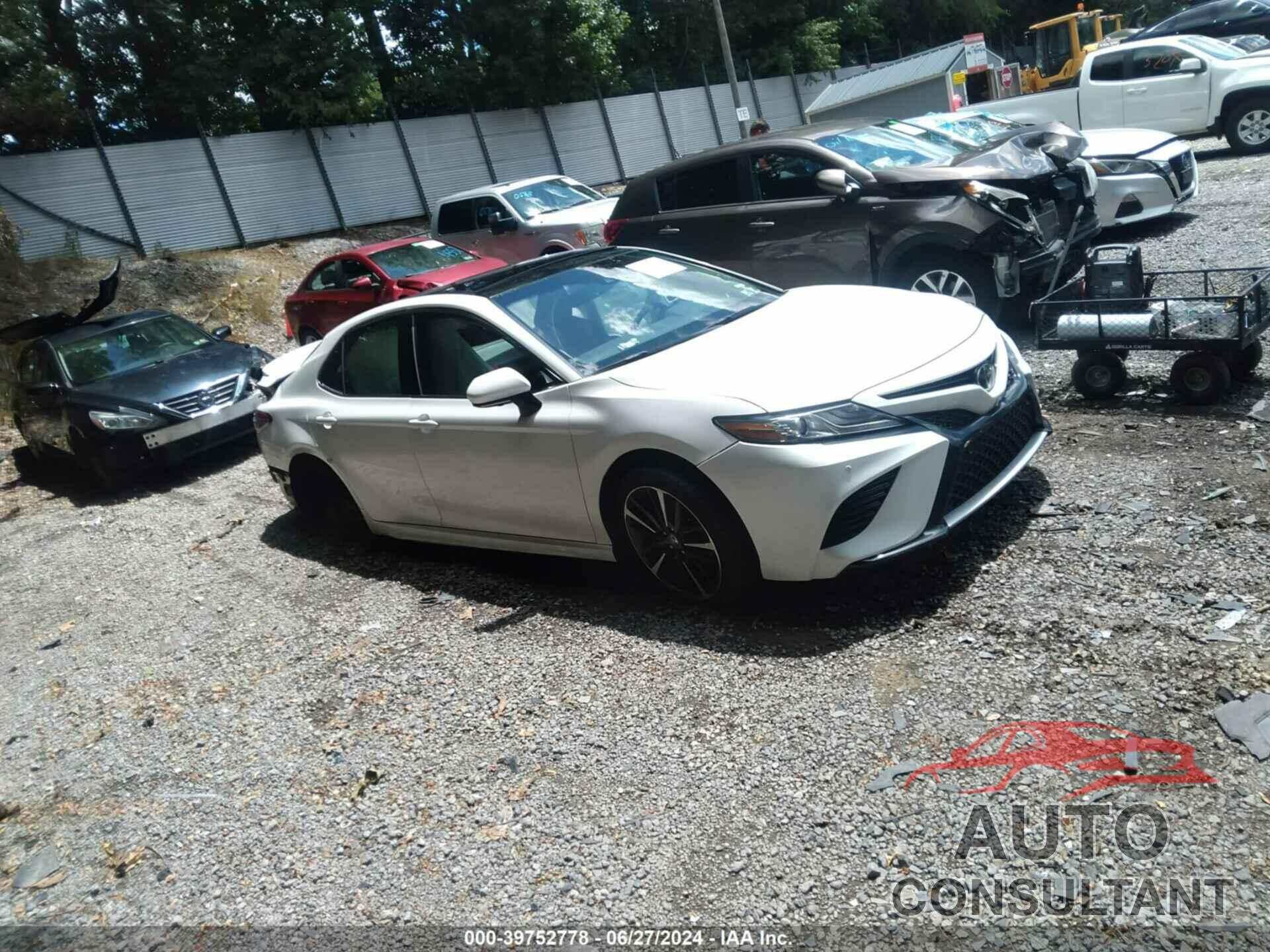 TOYOTA CAMRY 2018 - 4T1BZ1HK4JU011664