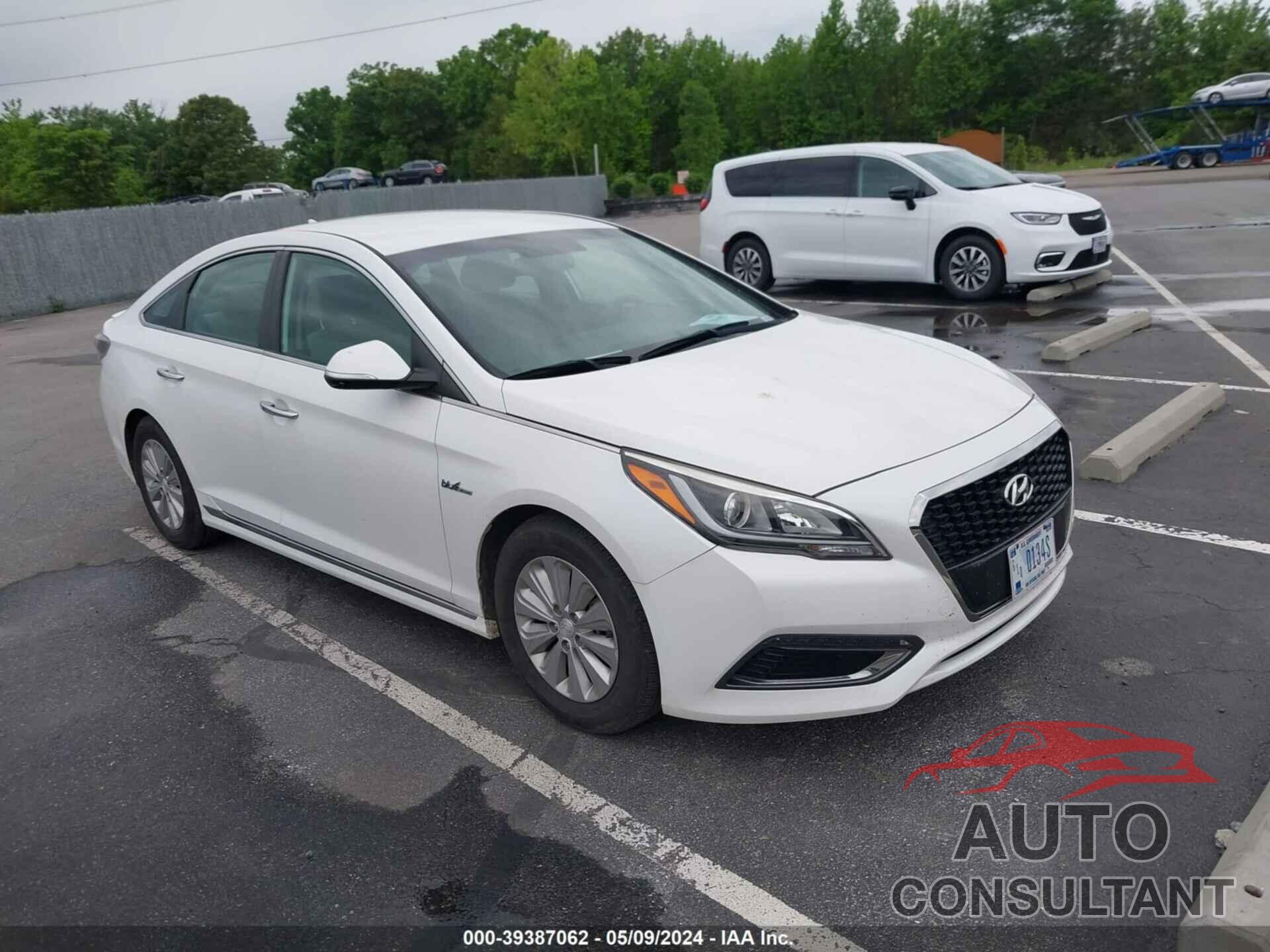 HYUNDAI SONATA 2016 - KMHE24L16GA033418