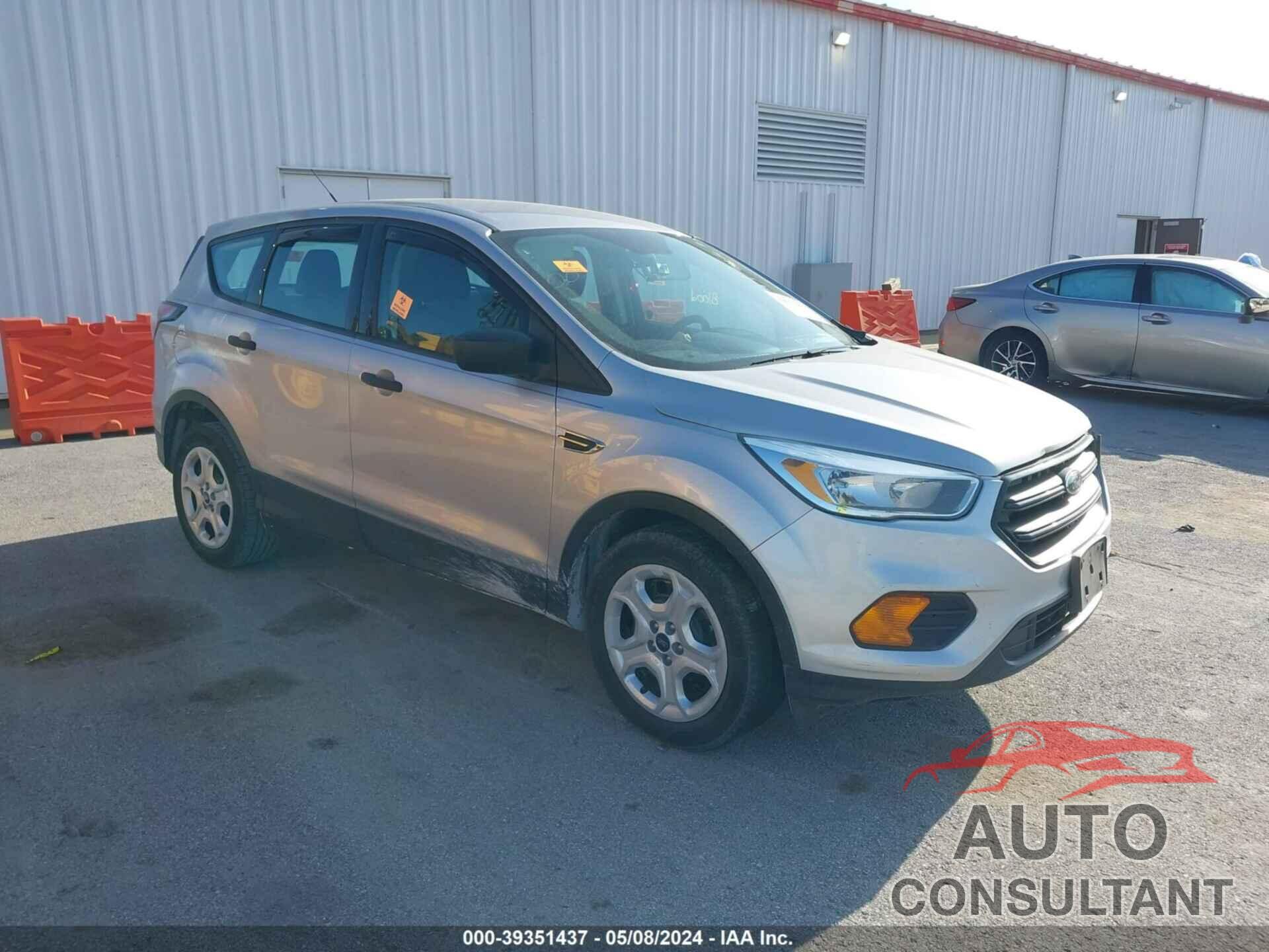 FORD ESCAPE 2017 - 1FMCU0F74HUA50339