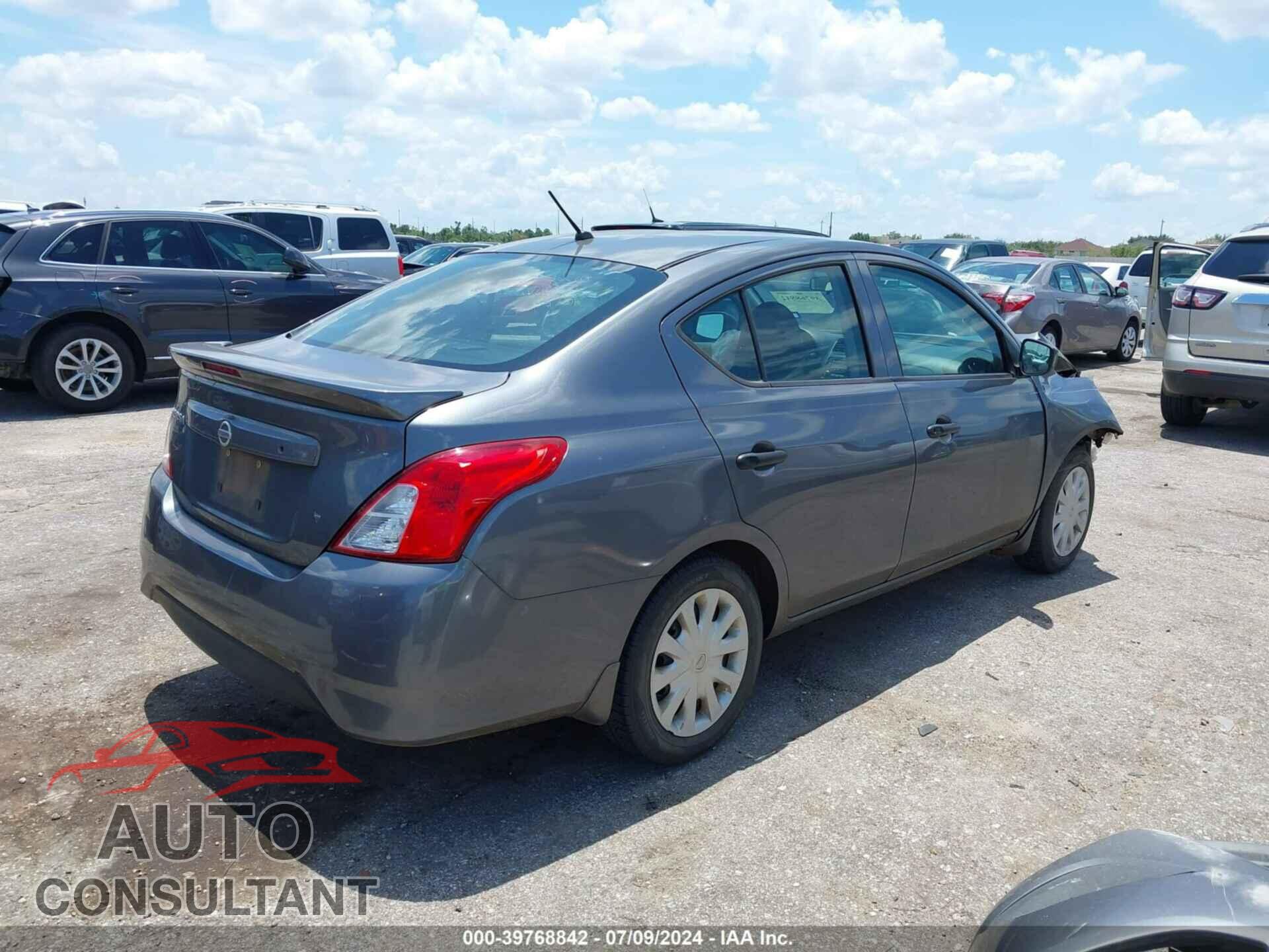 NISSAN VERSA 2017 - 3N1CN7AP3HL833067