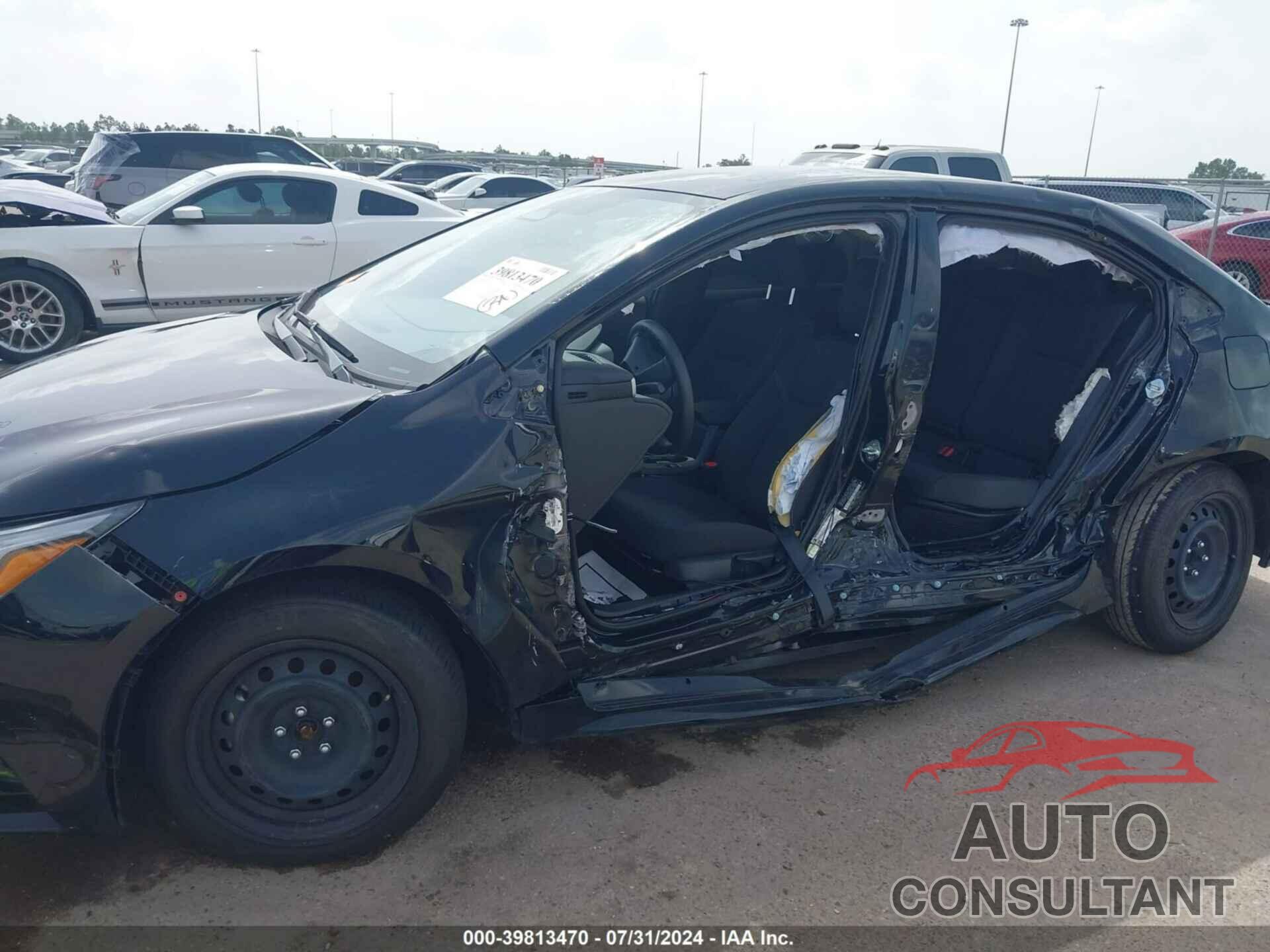 TOYOTA COROLLA 2024 - JTDBCMFE5R3033890