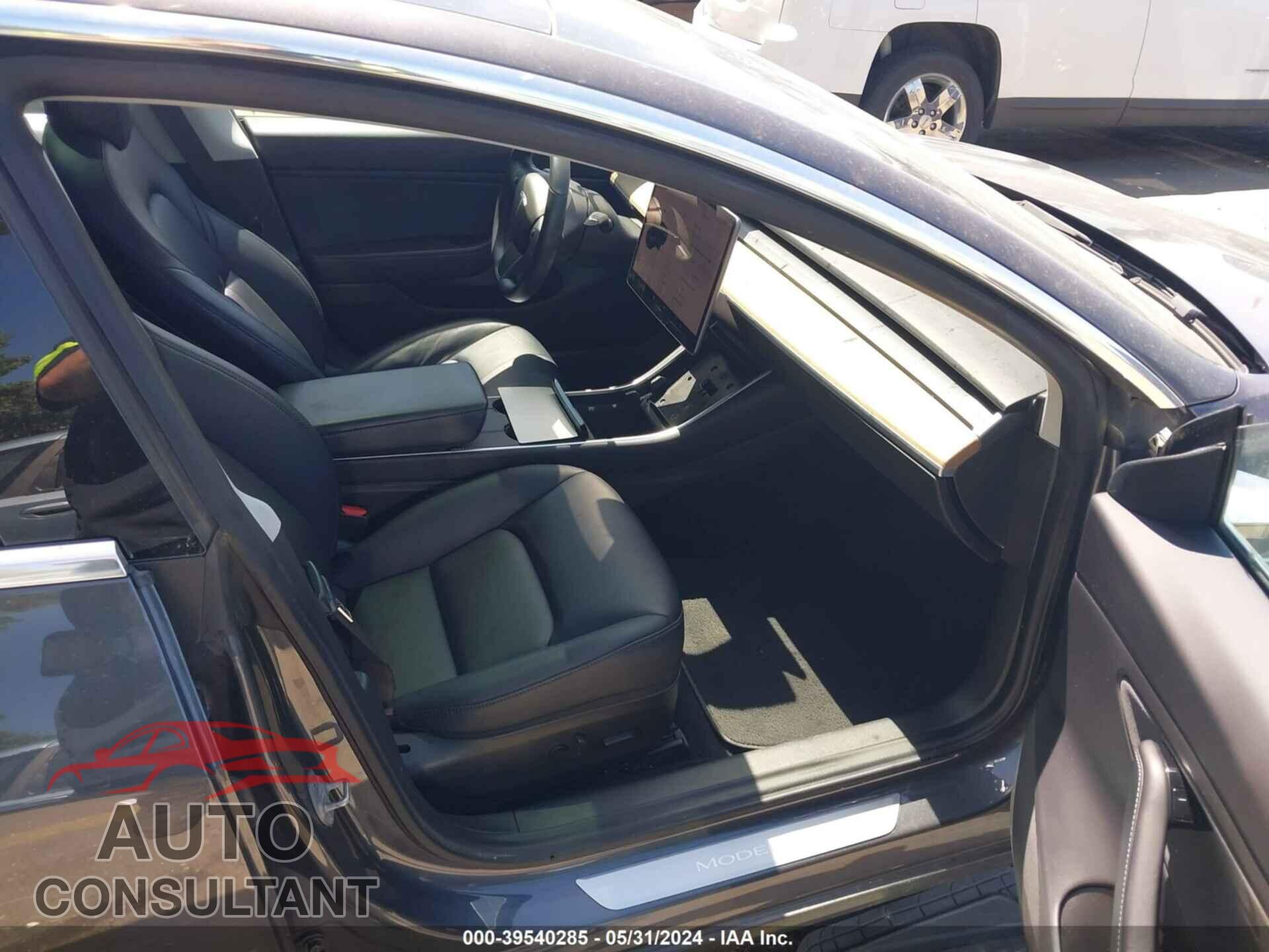 TESLA MODEL 3 2019 - 5YJ3E1EB3KF359619