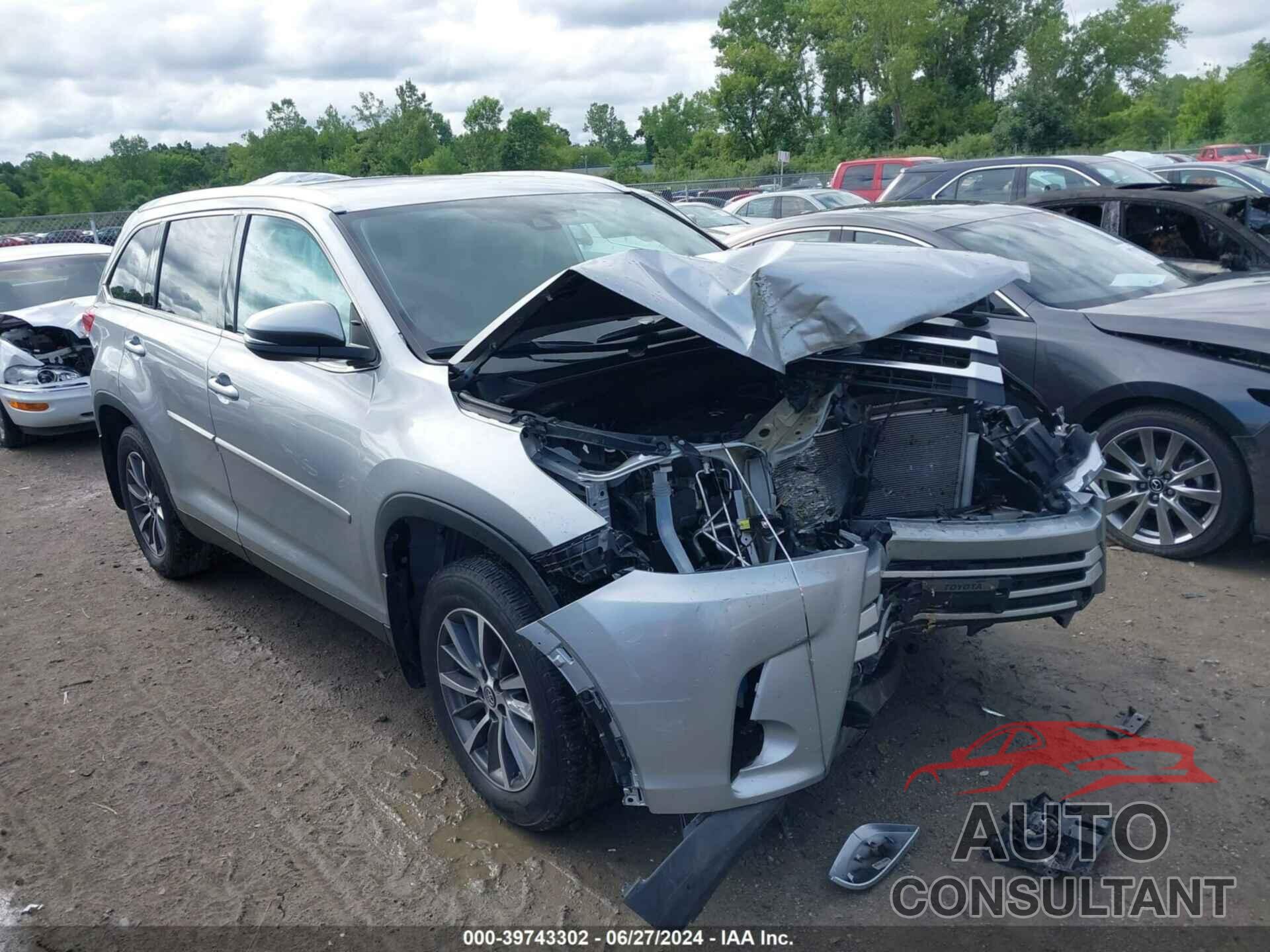 TOYOTA HIGHLANDER 2019 - 5TDJZRFH5KS584360