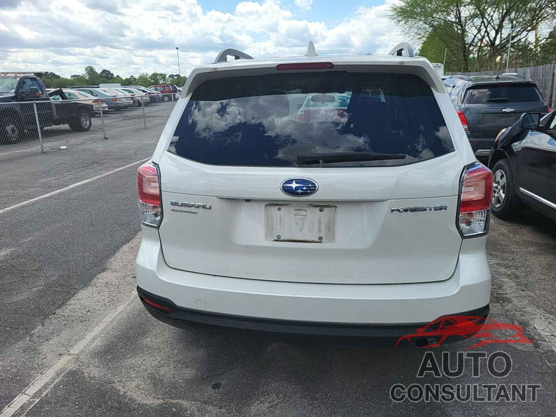 SUBARU FORESTER 2018 - JF2SJAGC8JH598855