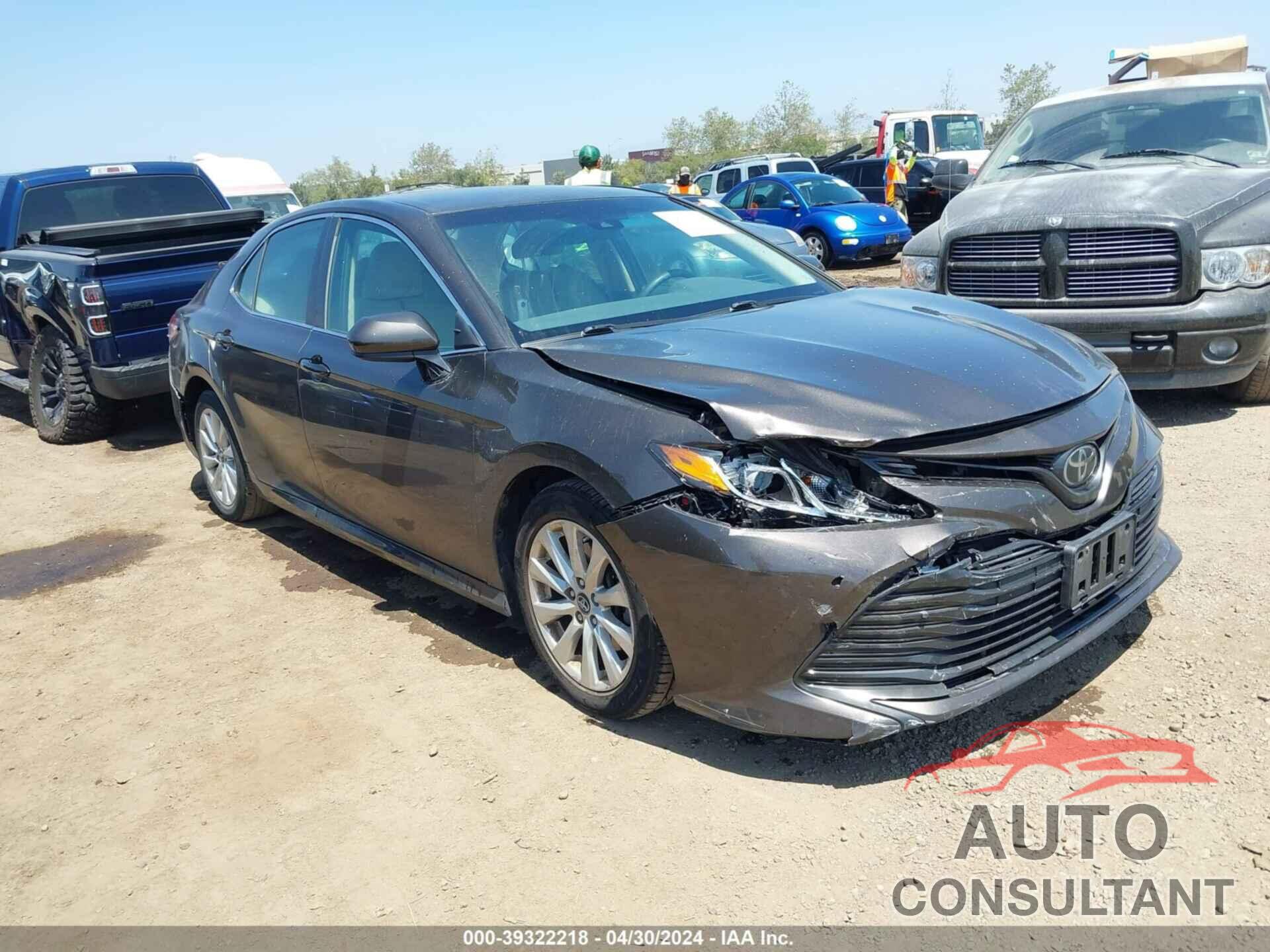 TOYOTA CAMRY 2018 - 4T1B11HK5JU630202