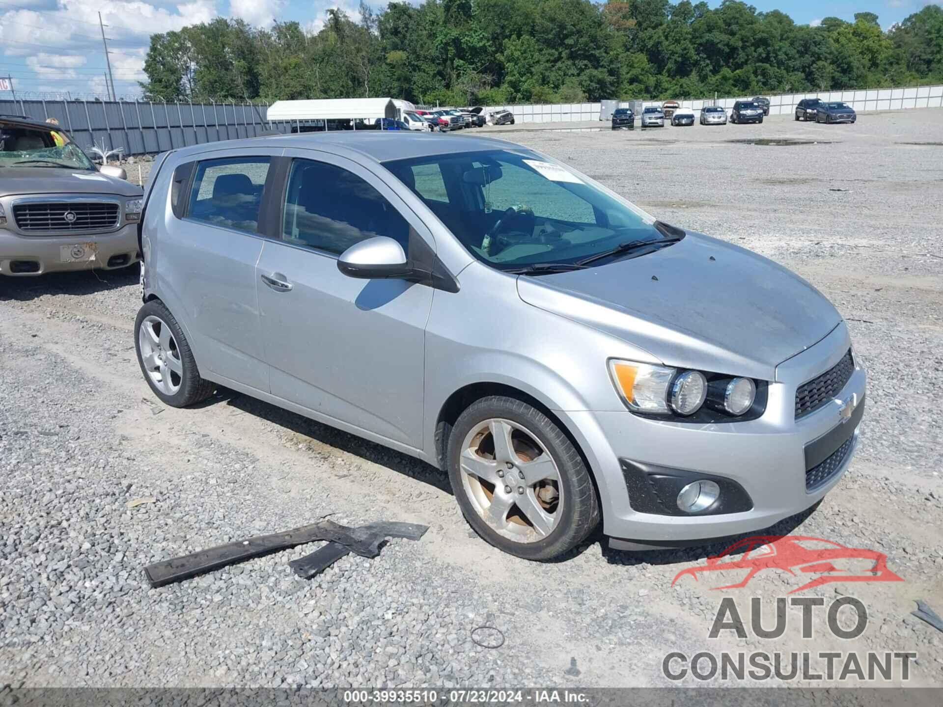 CHEVROLET SONIC 2016 - 1G1JE6SB4G4143200