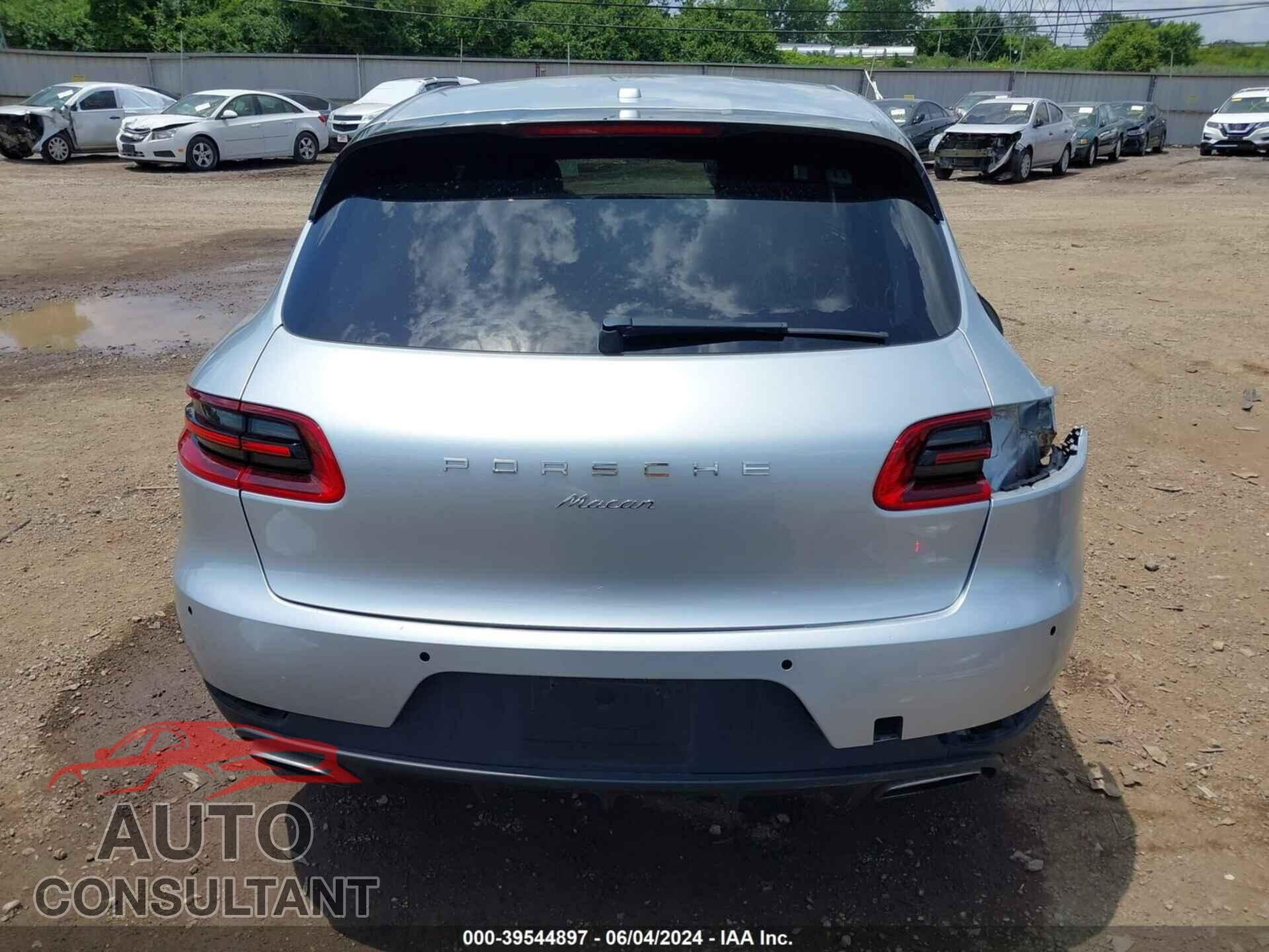 PORSCHE MACAN 2017 - WP1AA2A55HLB06315