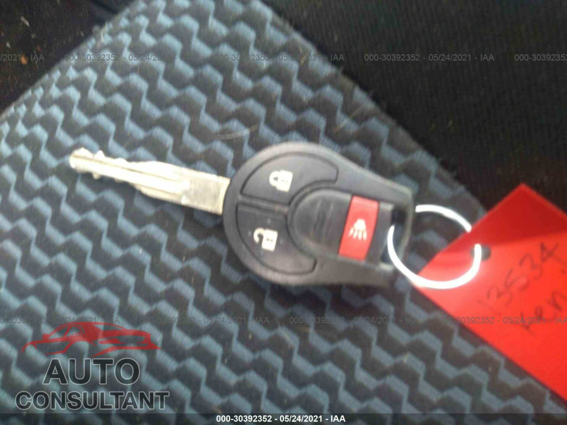 NISSAN VERSA NOTE 2017 - 3N1CE2CP3HL370329