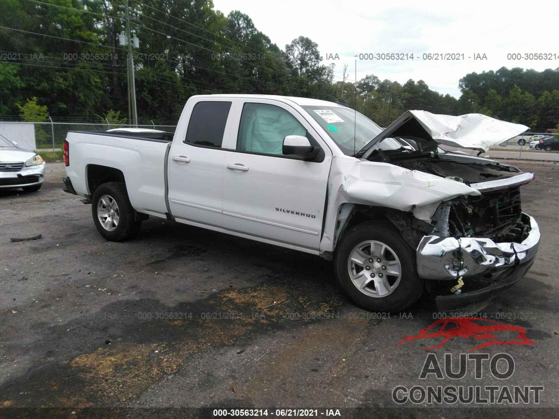 CHEVROLET SILVERADO 1500 2018 - 1GCRCREH0JZ163505