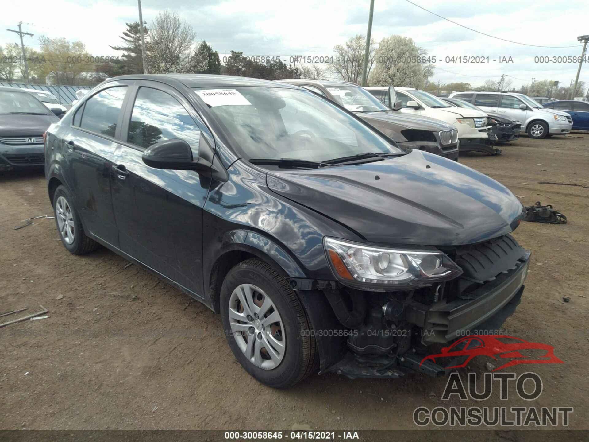 CHEVROLET SONIC 2017 - 1G1JB5SH3H4154441