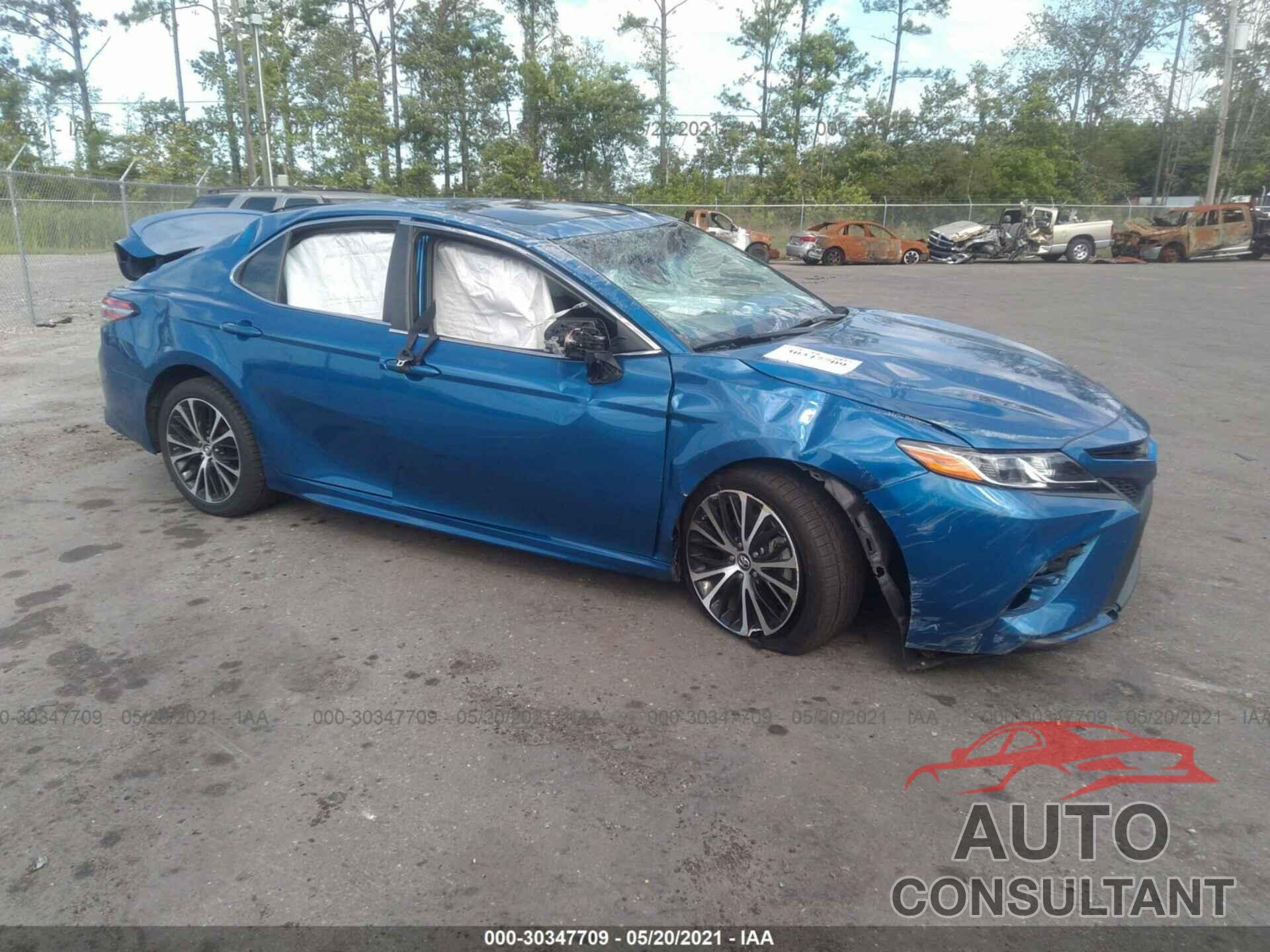 TOYOTA CAMRY 2018 - 4T1B11HK9JU092894