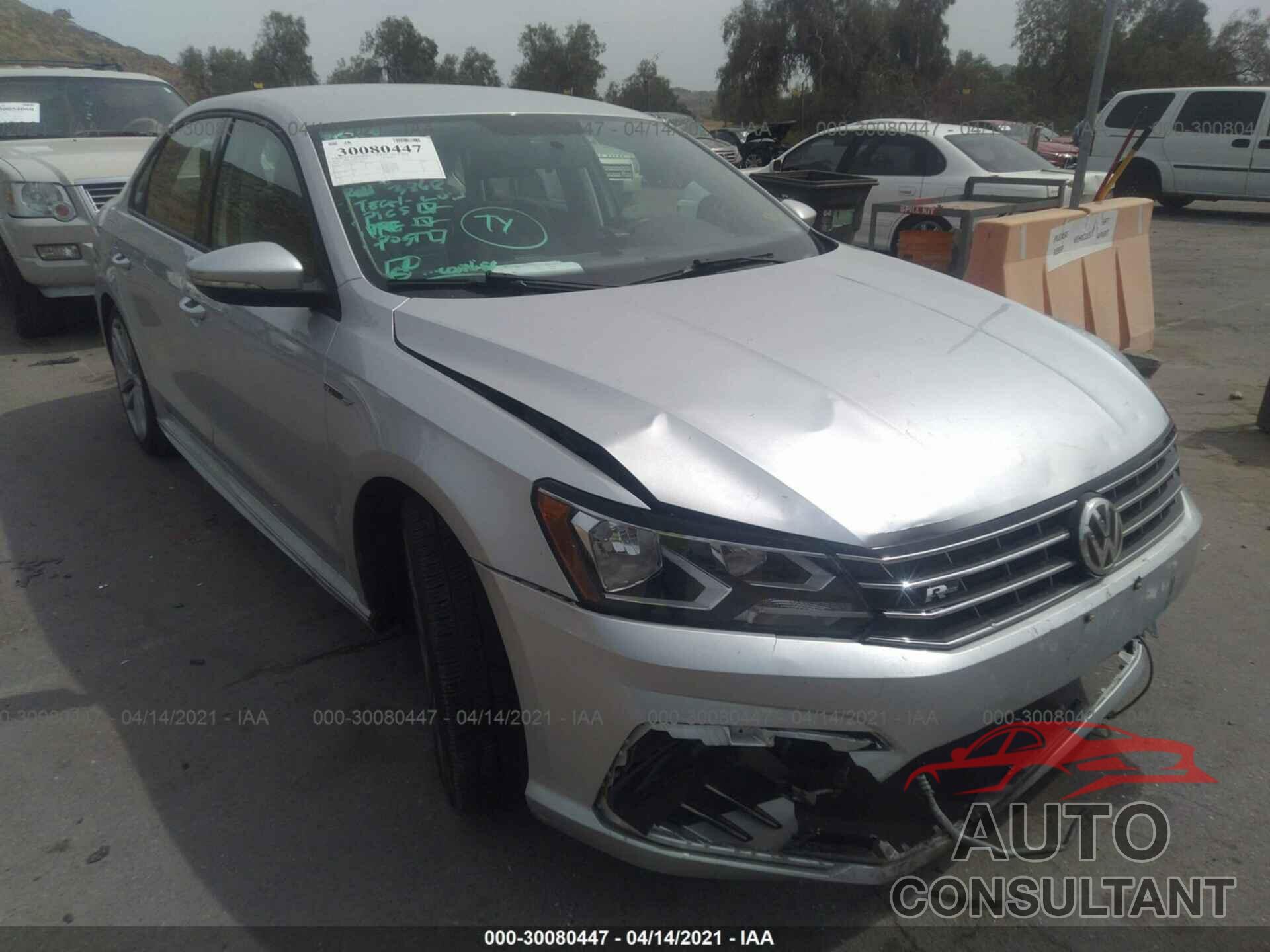 VOLKSWAGEN PASSAT 2018 - 1VWAA7A3XJC034057