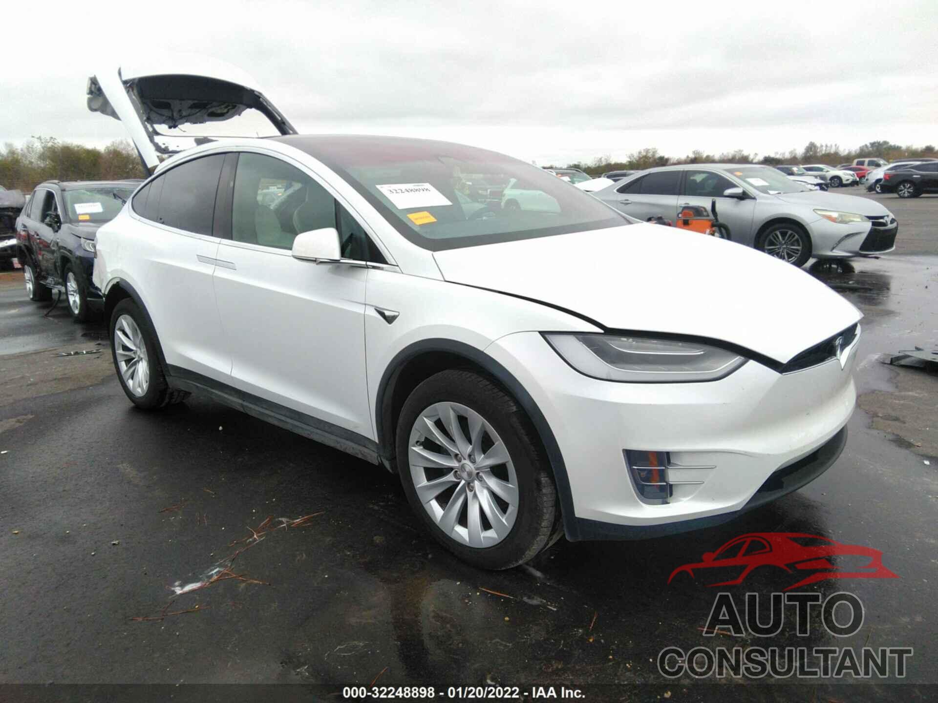 TESLA MODEL X 2020 - 5YJXCBE26LF300272