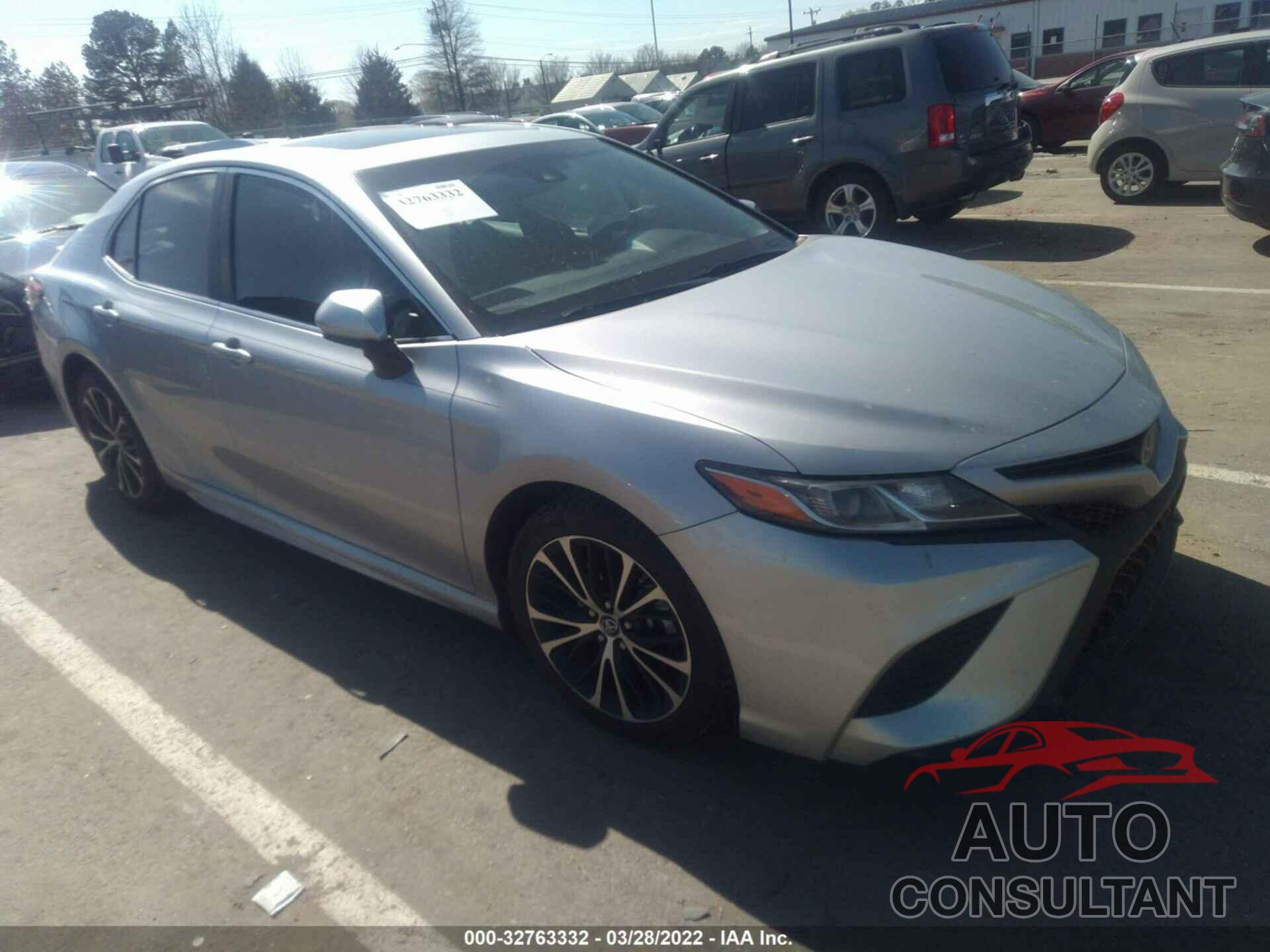 TOYOTA CAMRY 2018 - 4T1B11HK7JU558144
