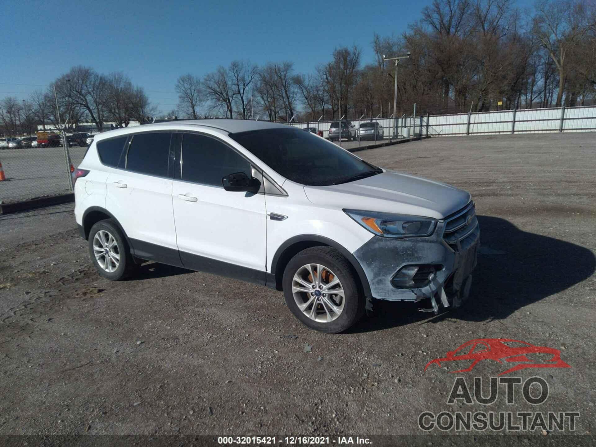 FORD ESCAPE 2017 - 1FMCU9GD5HUB05776