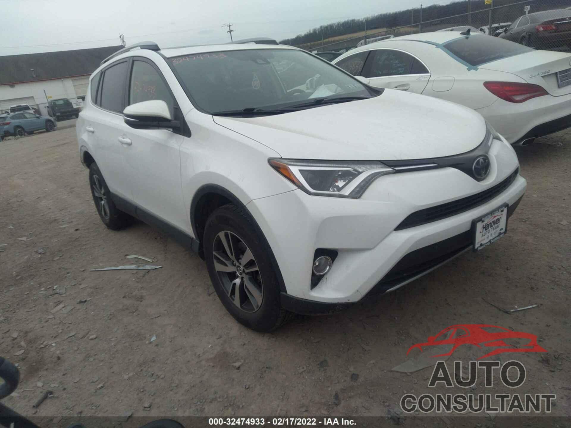 TOYOTA RAV4 2017 - JTMRFREV9HJ146000