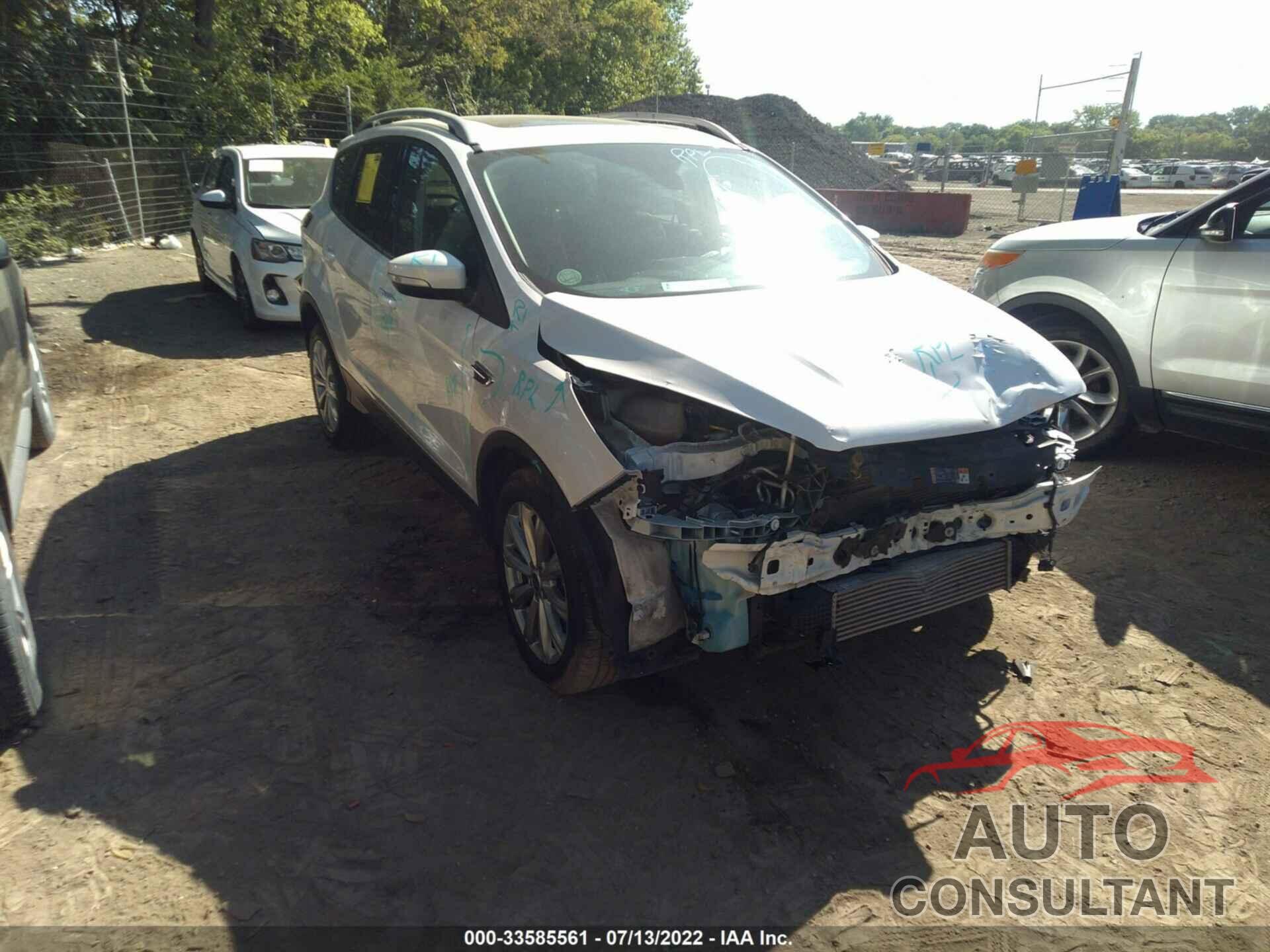 FORD ESCAPE 2018 - 1FMCU9J9XJUC02305