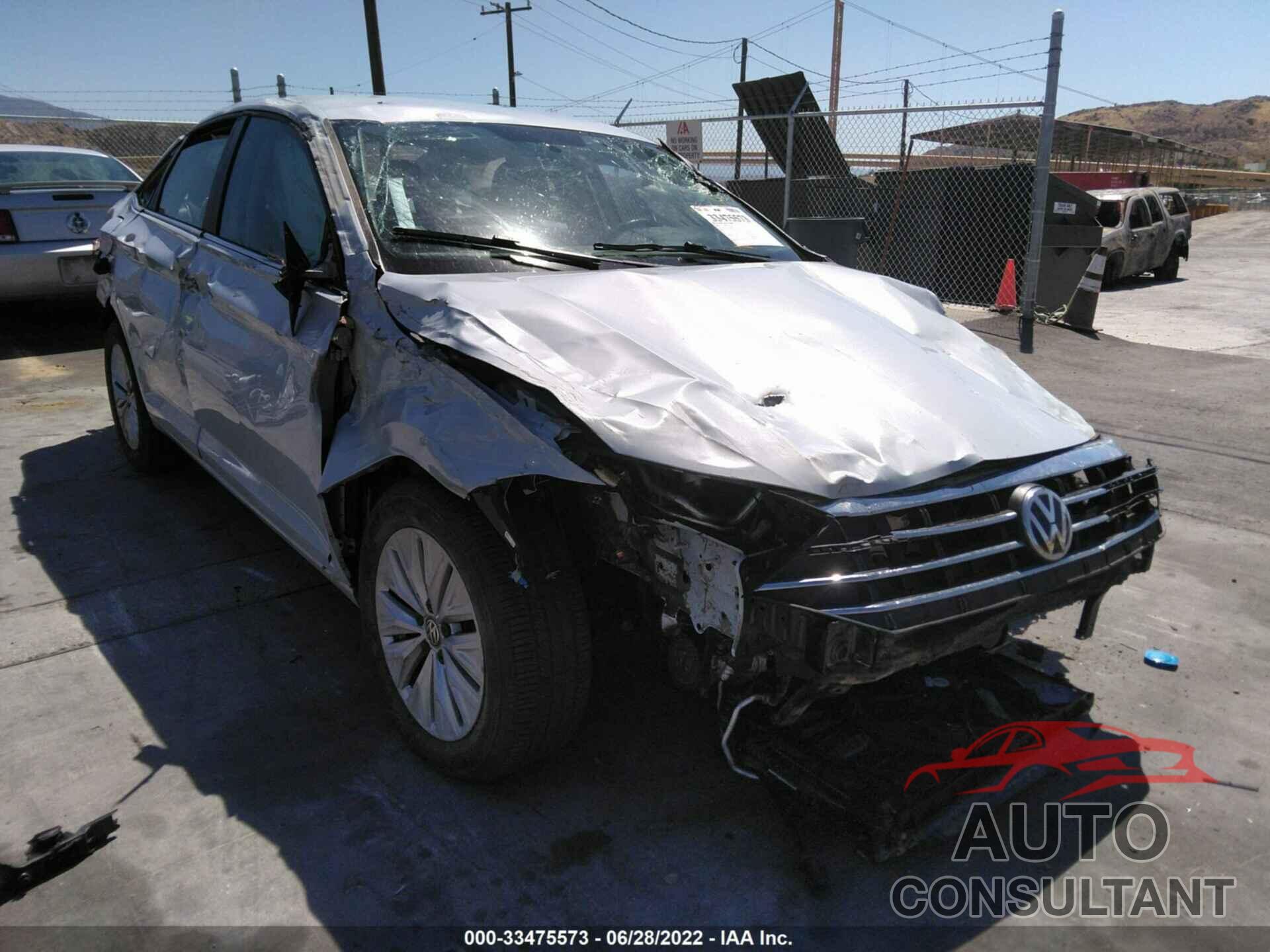 VOLKSWAGEN JETTA 2019 - 3VWN57BU5KM050020