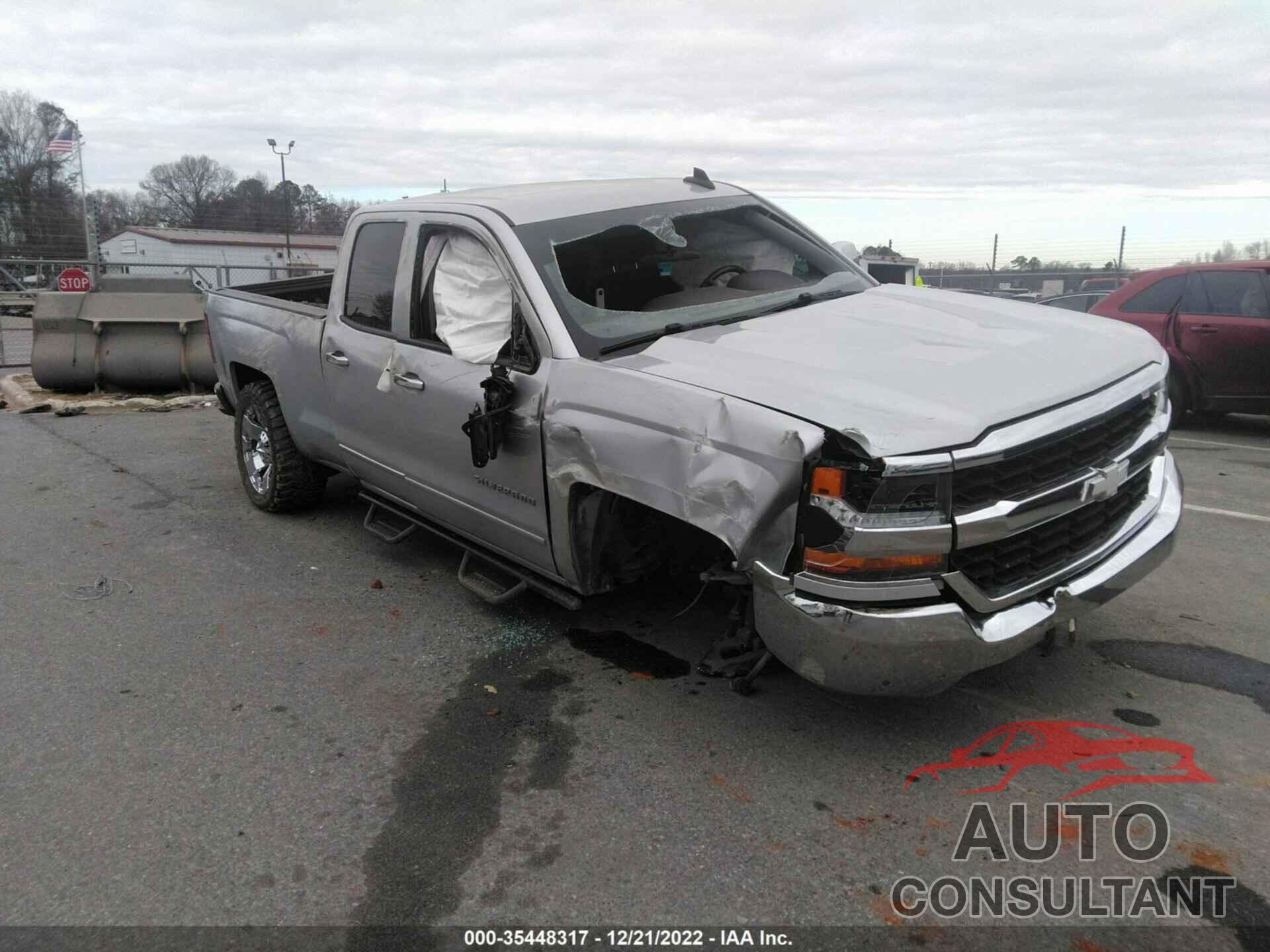 CHEVROLET SILVERADO 1500 2018 - 1GCRCREC6JZ310222