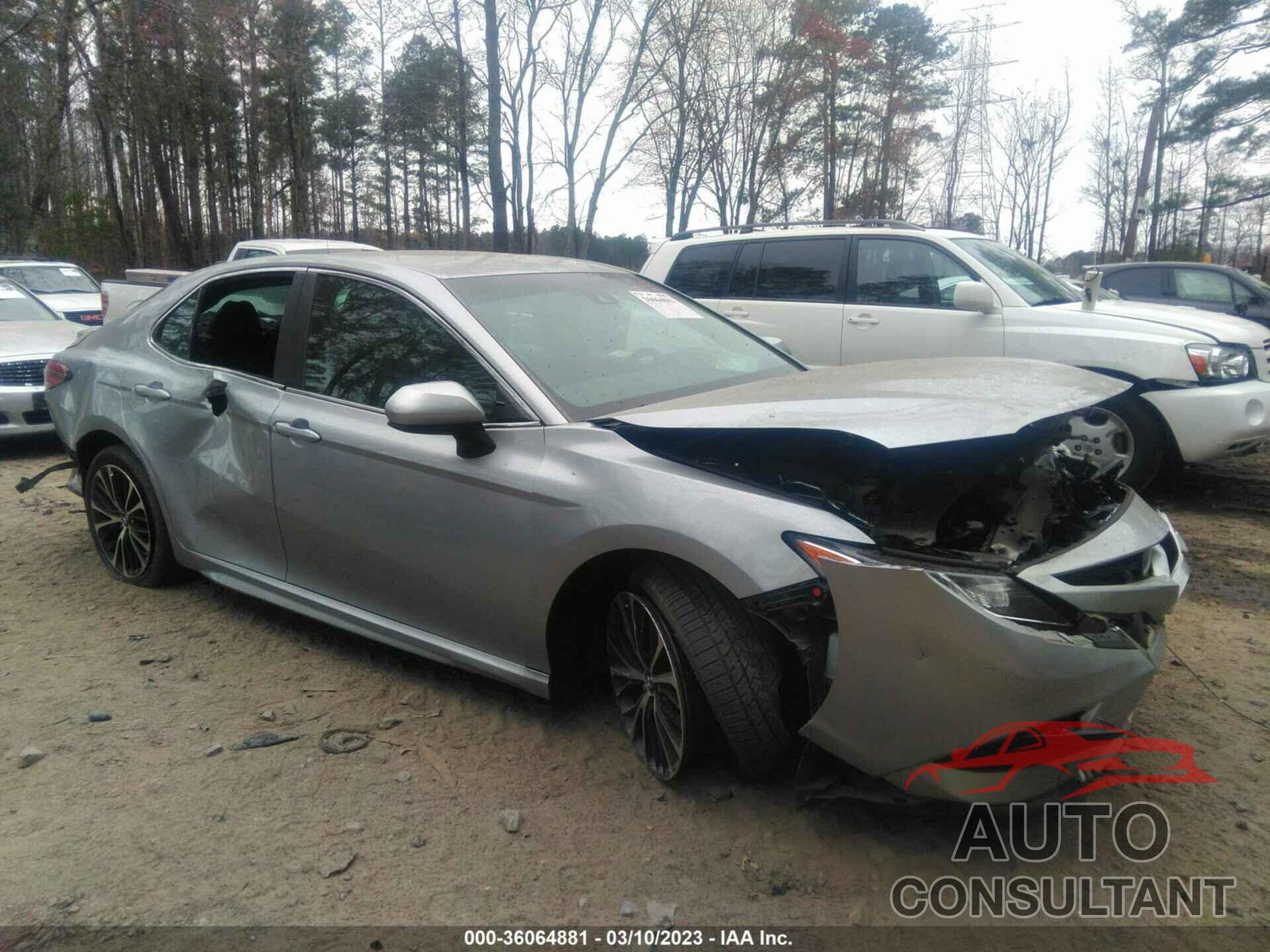 TOYOTA CAMRY 2018 - 4T1B11HK6JU104693