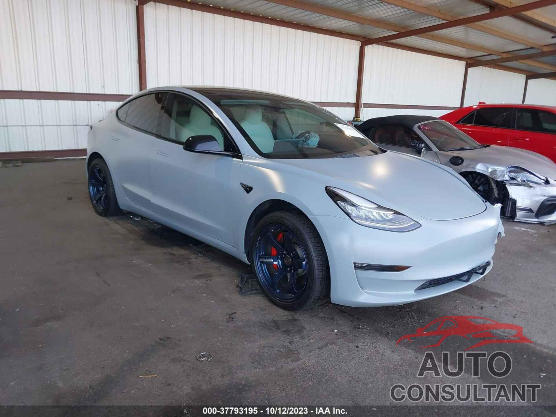 TESLA MODEL 3 2019 - 5YJ3E1EB5KF469717