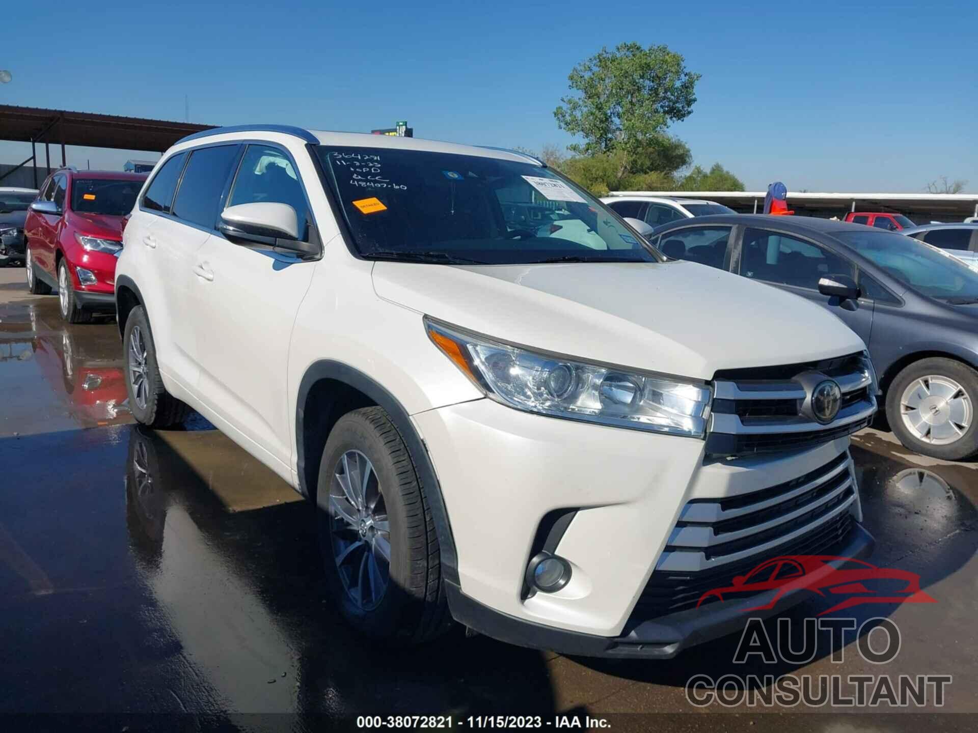 TOYOTA HIGHLANDER 2018 - 5TDKZRFH4JS538148
