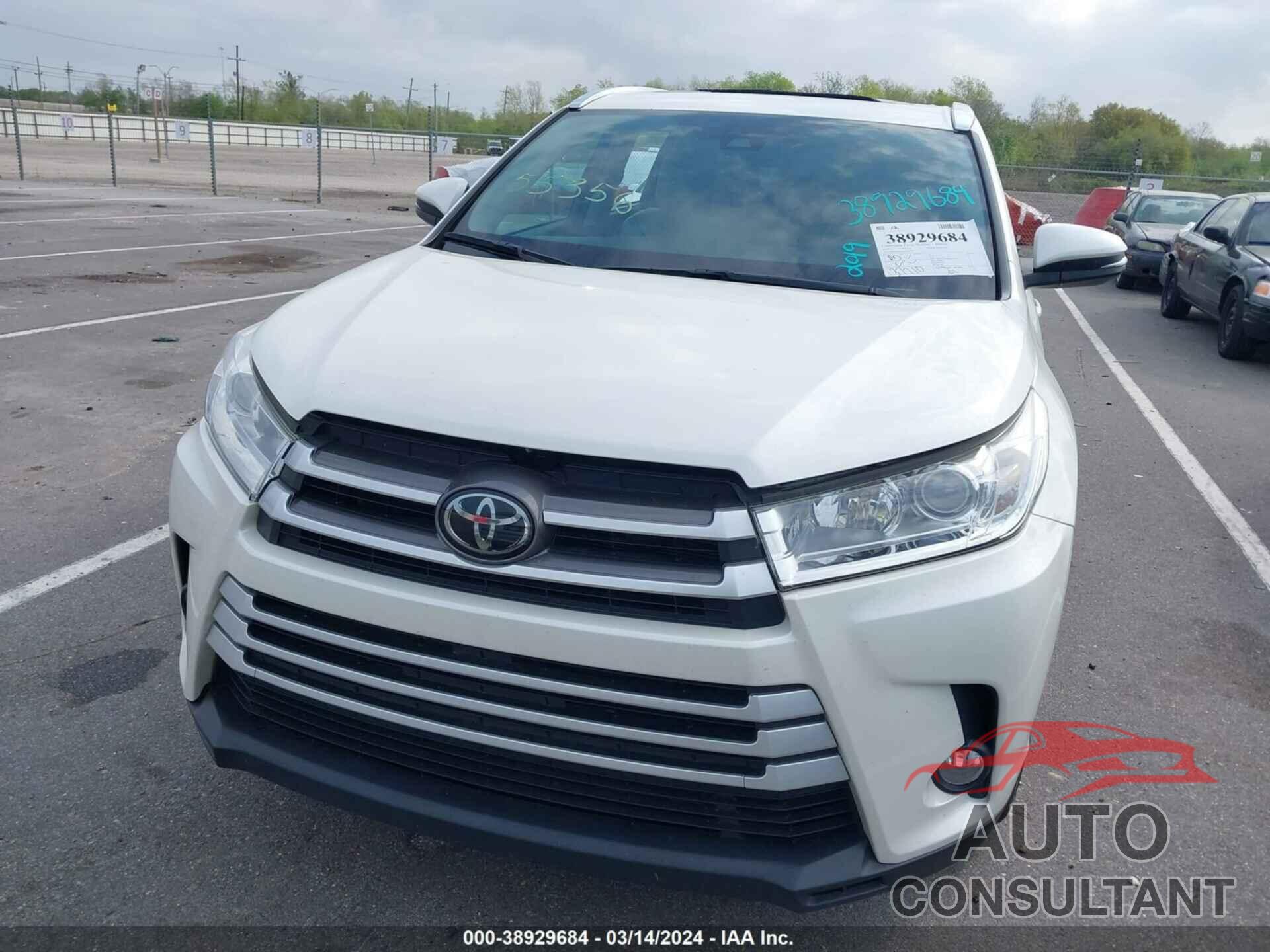 TOYOTA HIGHLANDER 2019 - 5TDKZRFH0KS552579